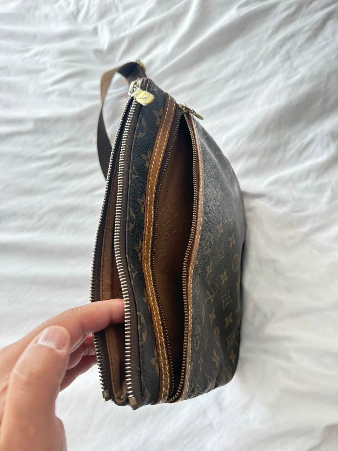 Louis Vuitton Monogram Canvas Crossbody Bag - photo 3