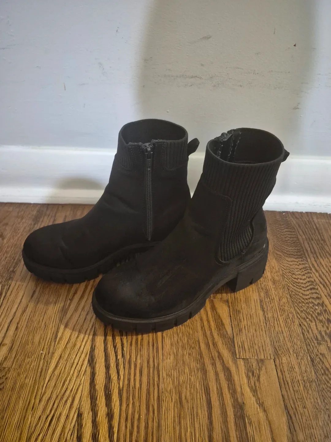 Time and Tru Black Suede Ankle Boots Size 7 - photo 3