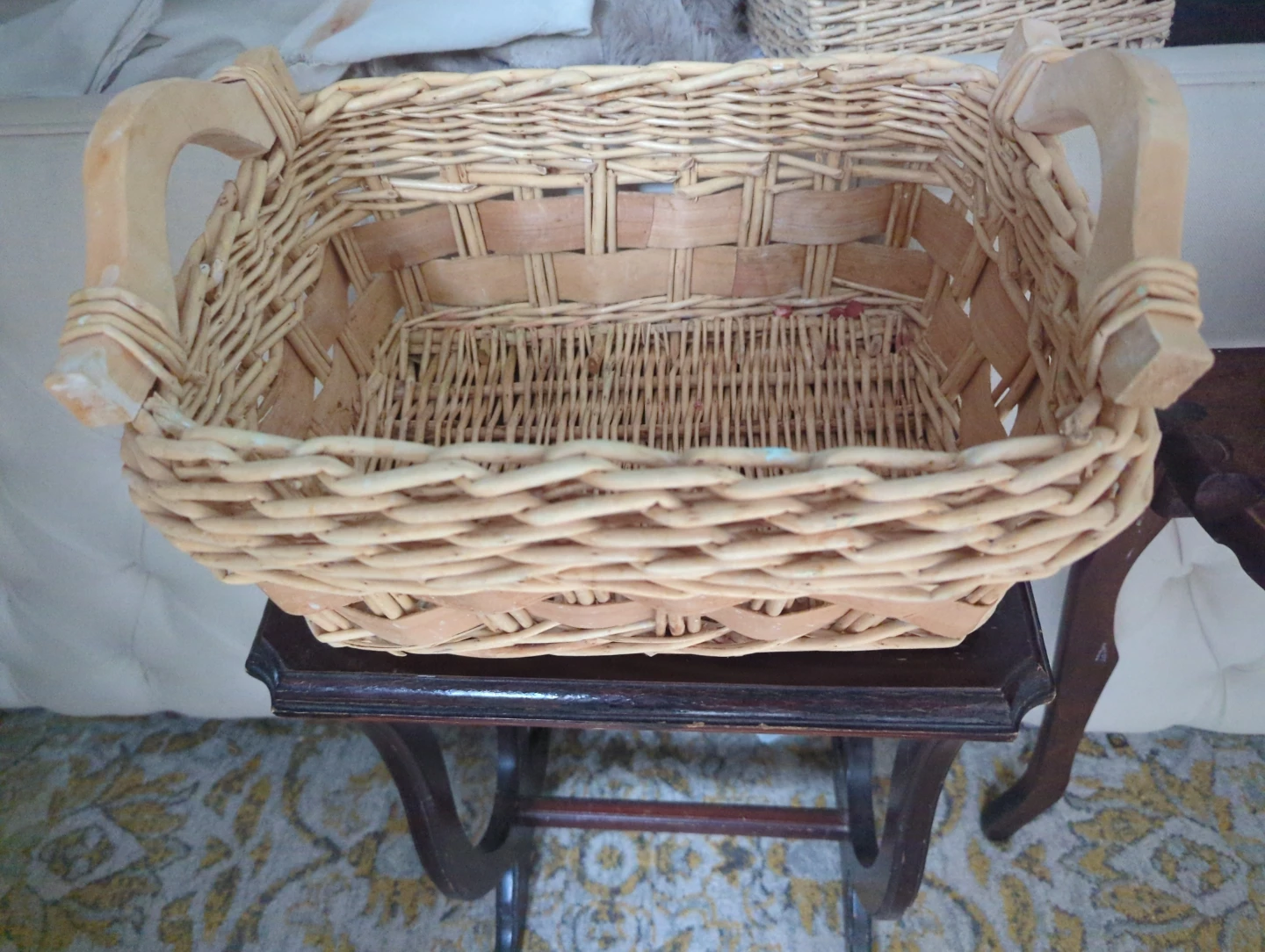 Wicker basket with wooden handles - photo 3