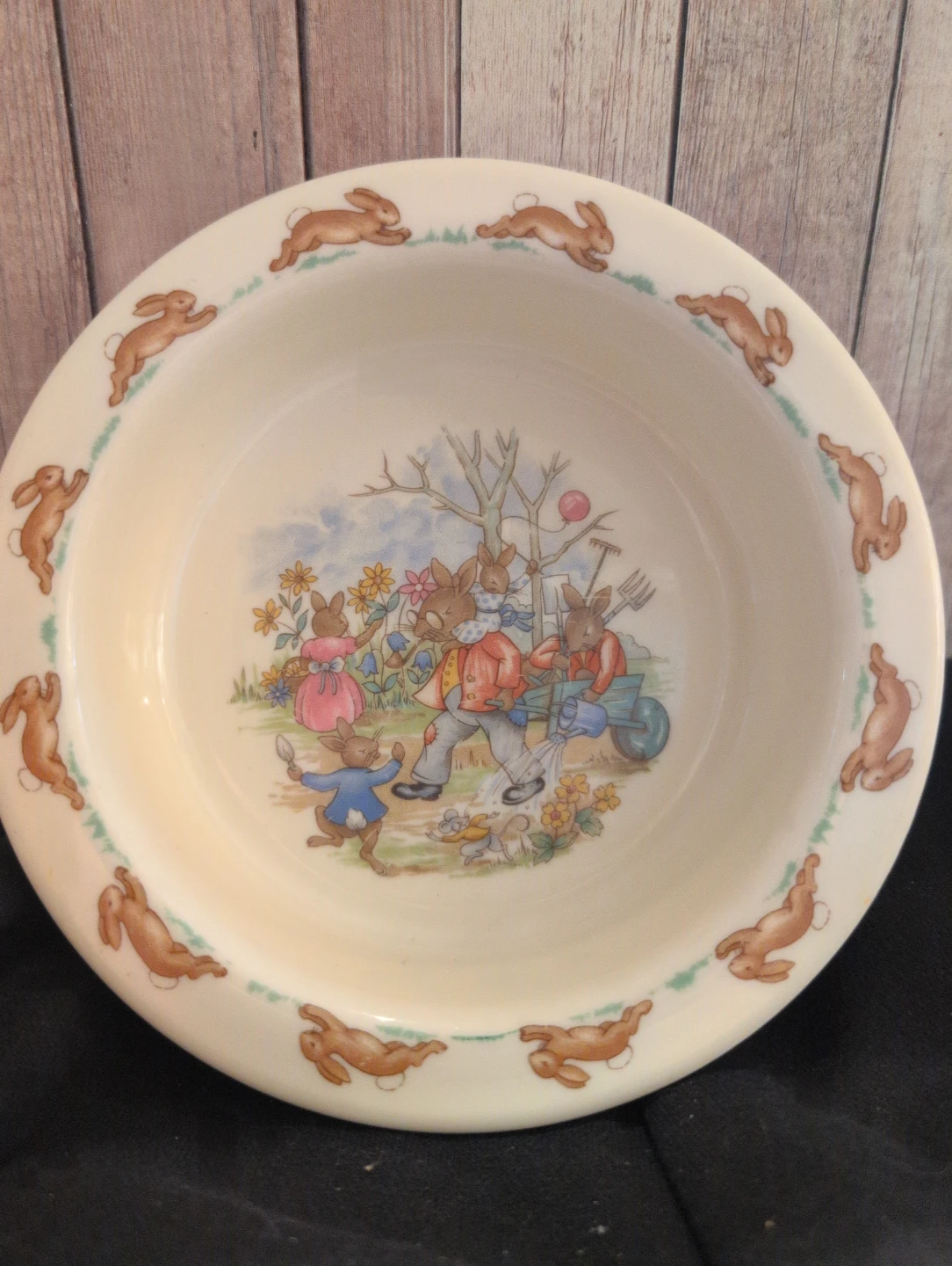Royal Doulton Bunnykins Bowl "Gardening"