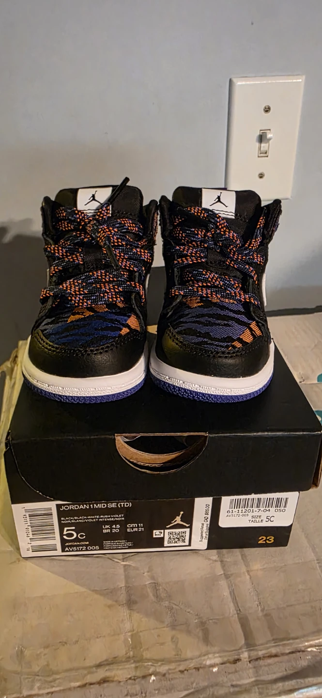 Jordan 1 Mid Toddler Shoes - photo 3