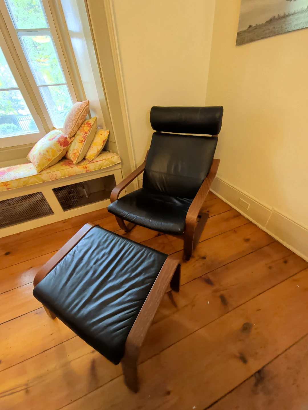 Black Leather Lounge Chair and Ottoman Set - photo 4