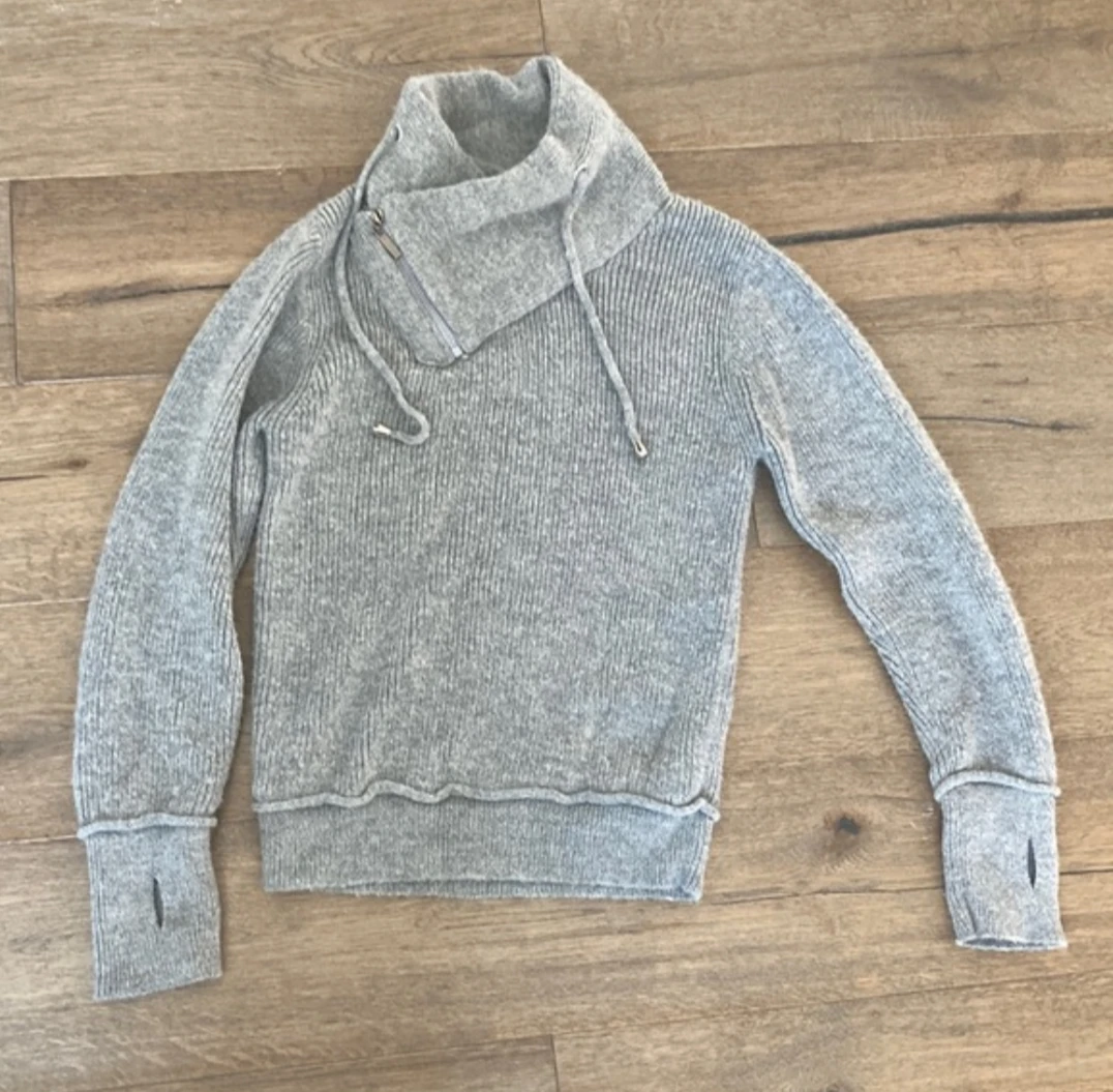 Warm and cozy alpaca sweater 🩶 - photo 3