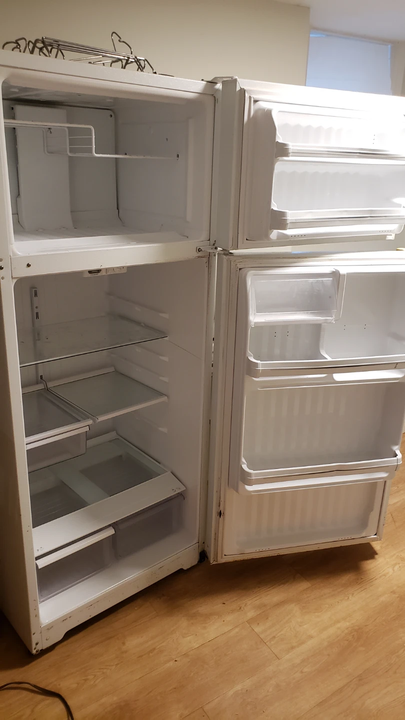 GE Top Freezer Refrigerator - photo 2