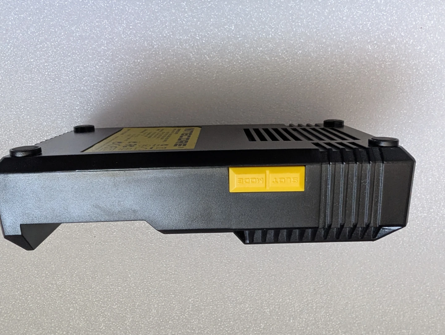 Nitecore D2 Digicharger - photo 4