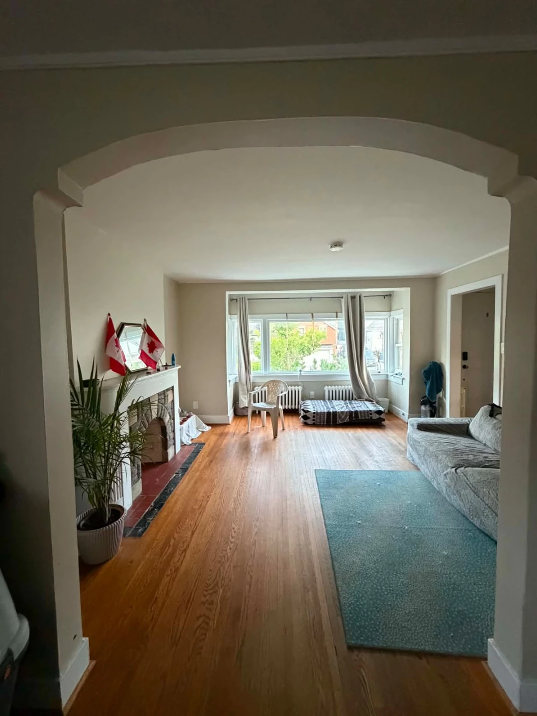 2 bedroom 1 bathroom upper floor for rent - photo 3