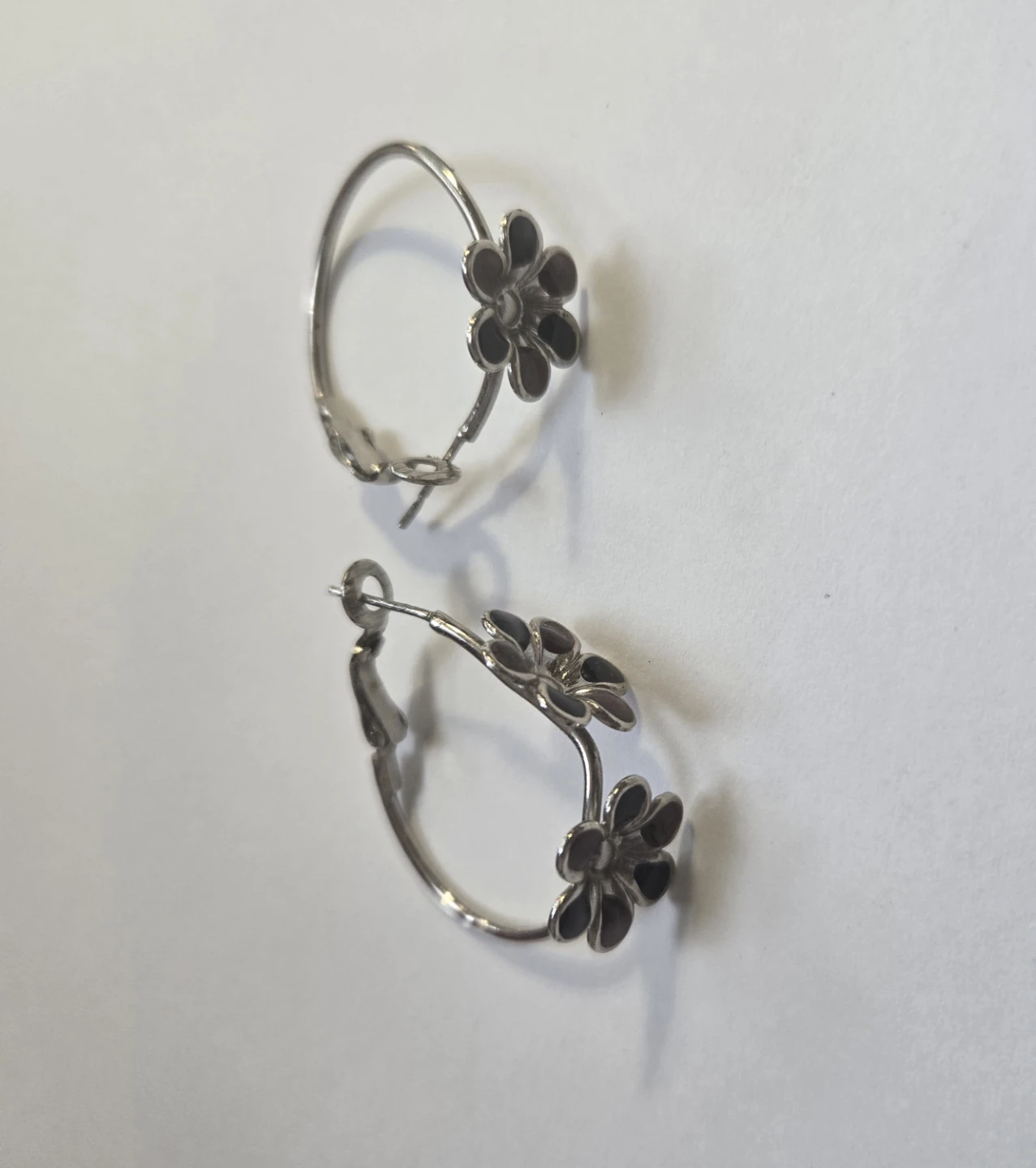 Silver-tone Hoop Earrings with Flowers - photo 4