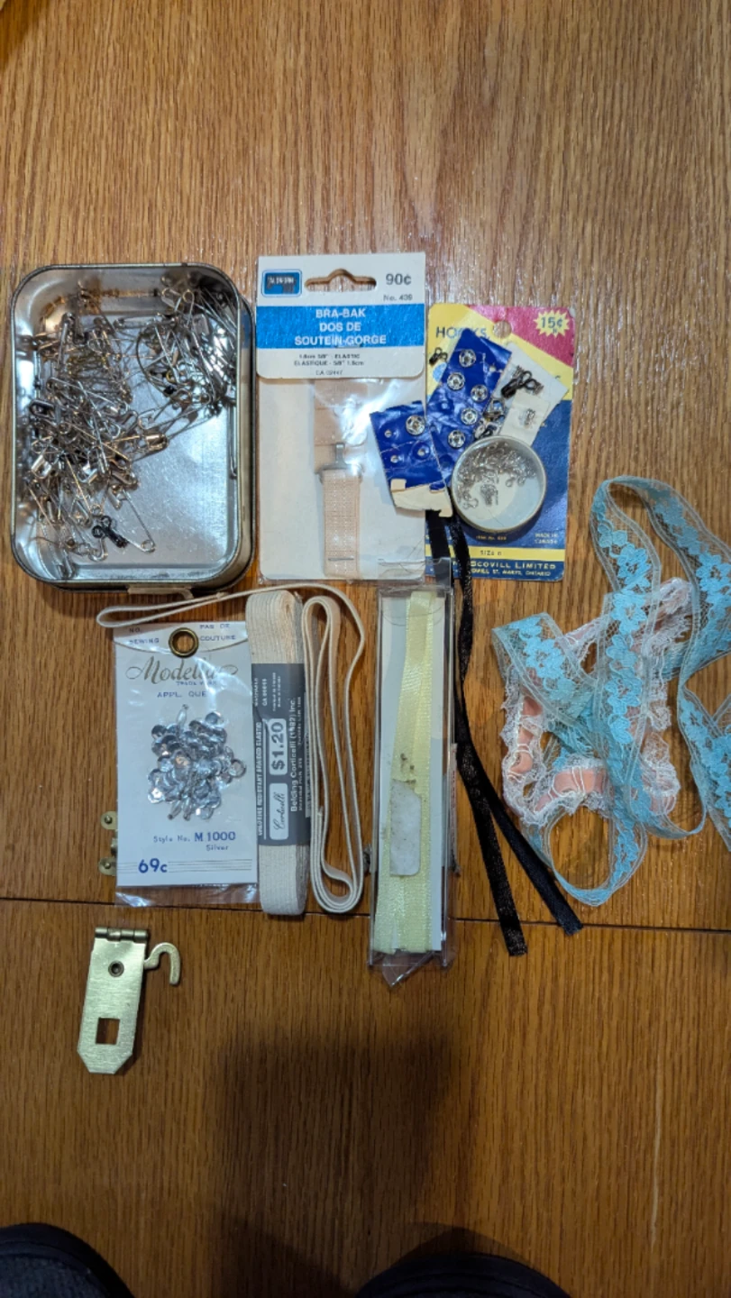 "Bits and bobs" - sewing notions