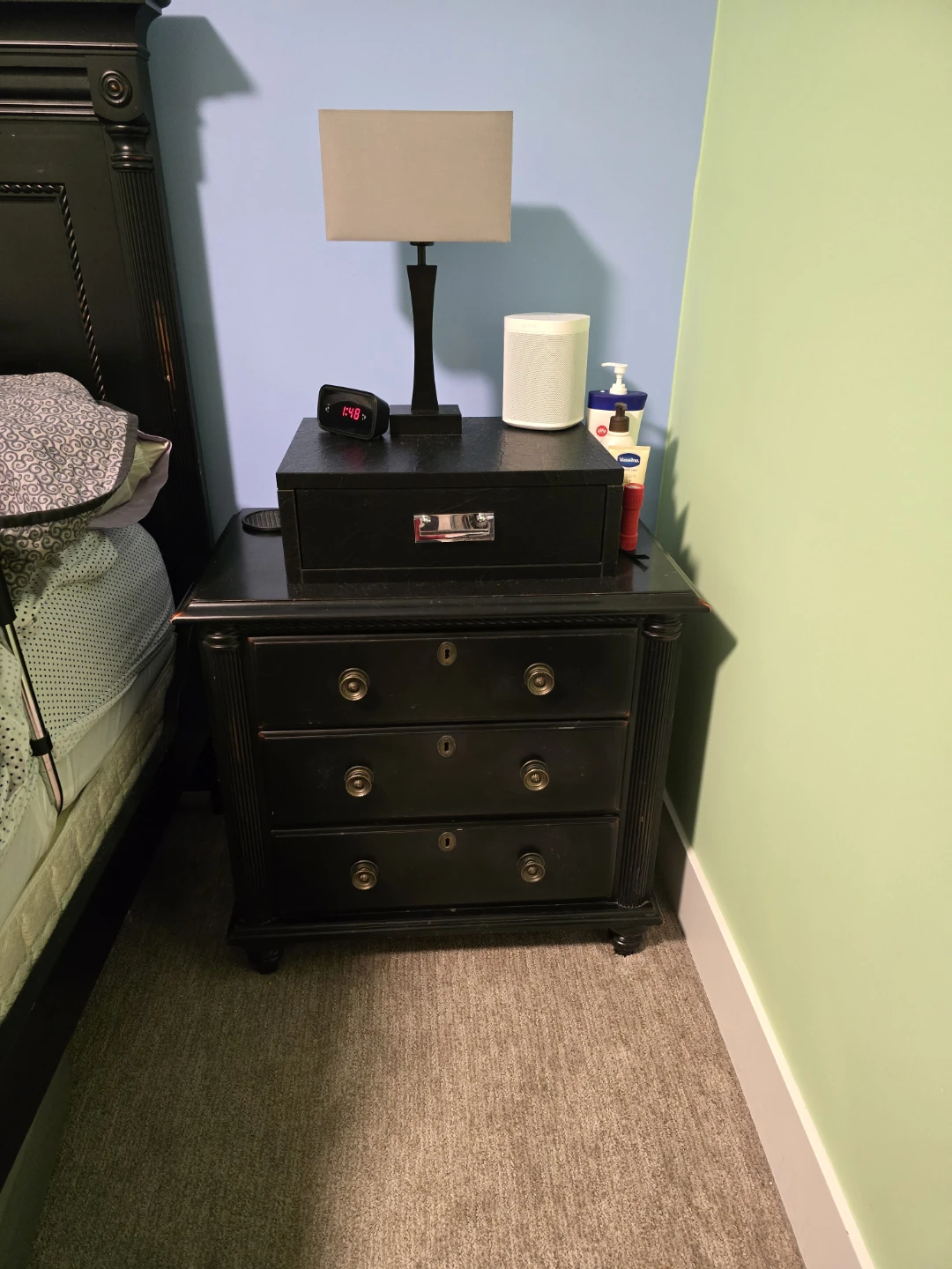 Black solid wood king size bedroom suite - photo 3
