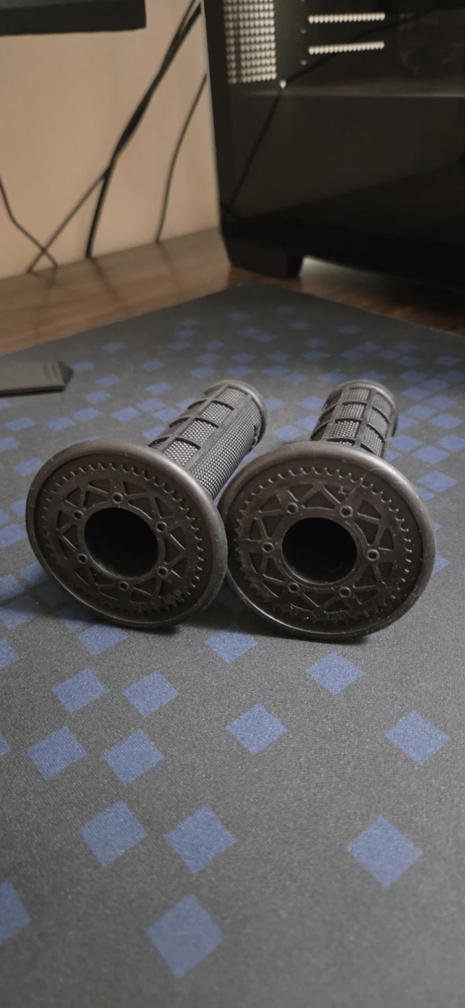 BRAND NEW ODI grips - photo 3