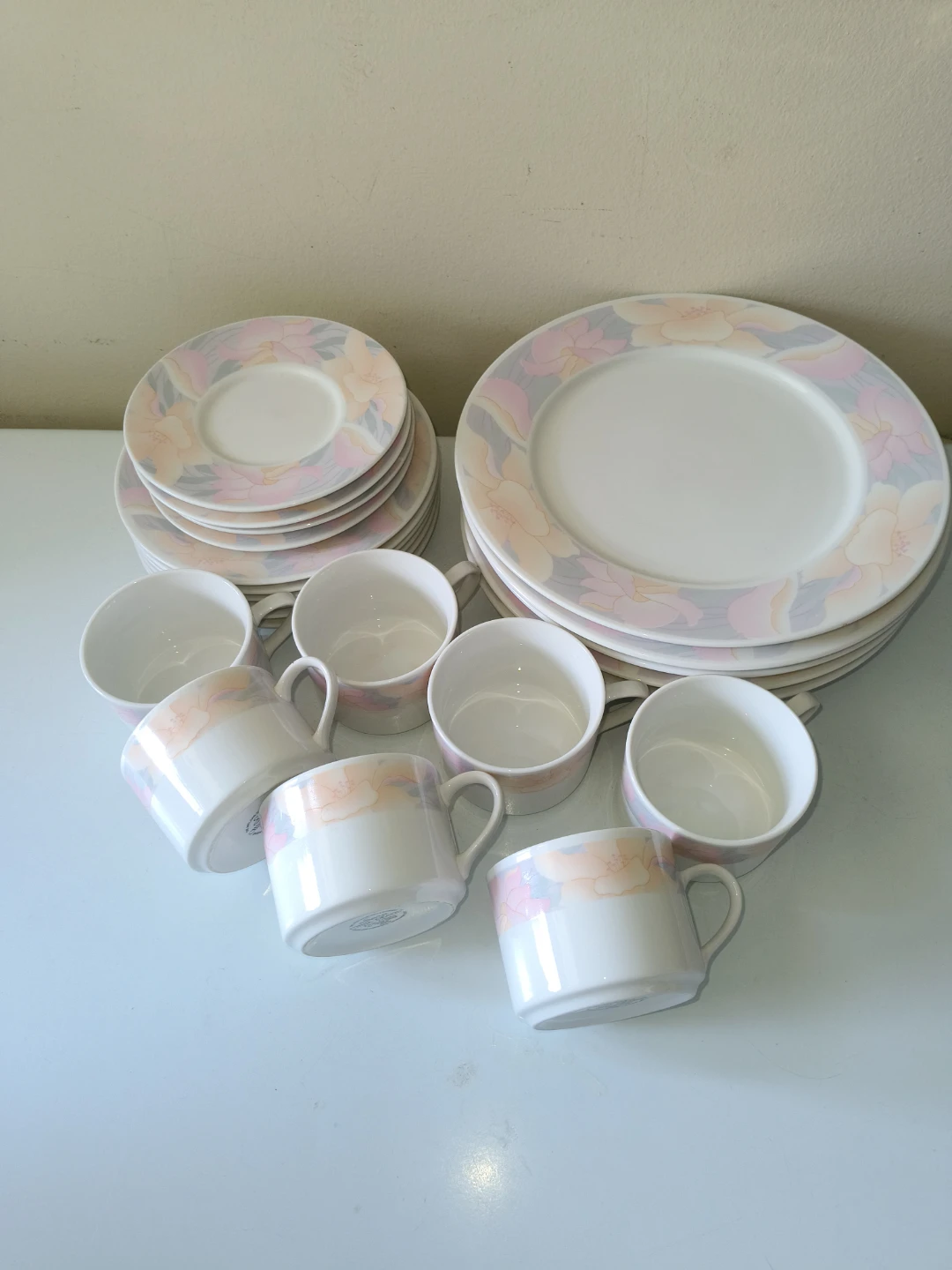 23pc~Vintage 1990 China Pearl"SARA"