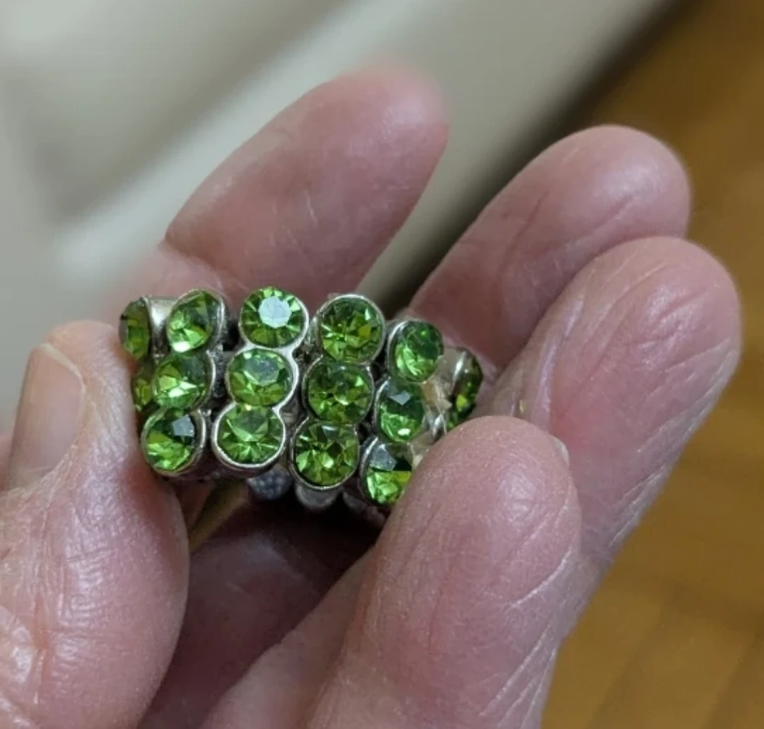 Vintage Triple Row Emerald Green Rhinestone Crystal Stretch Ring - photo 3