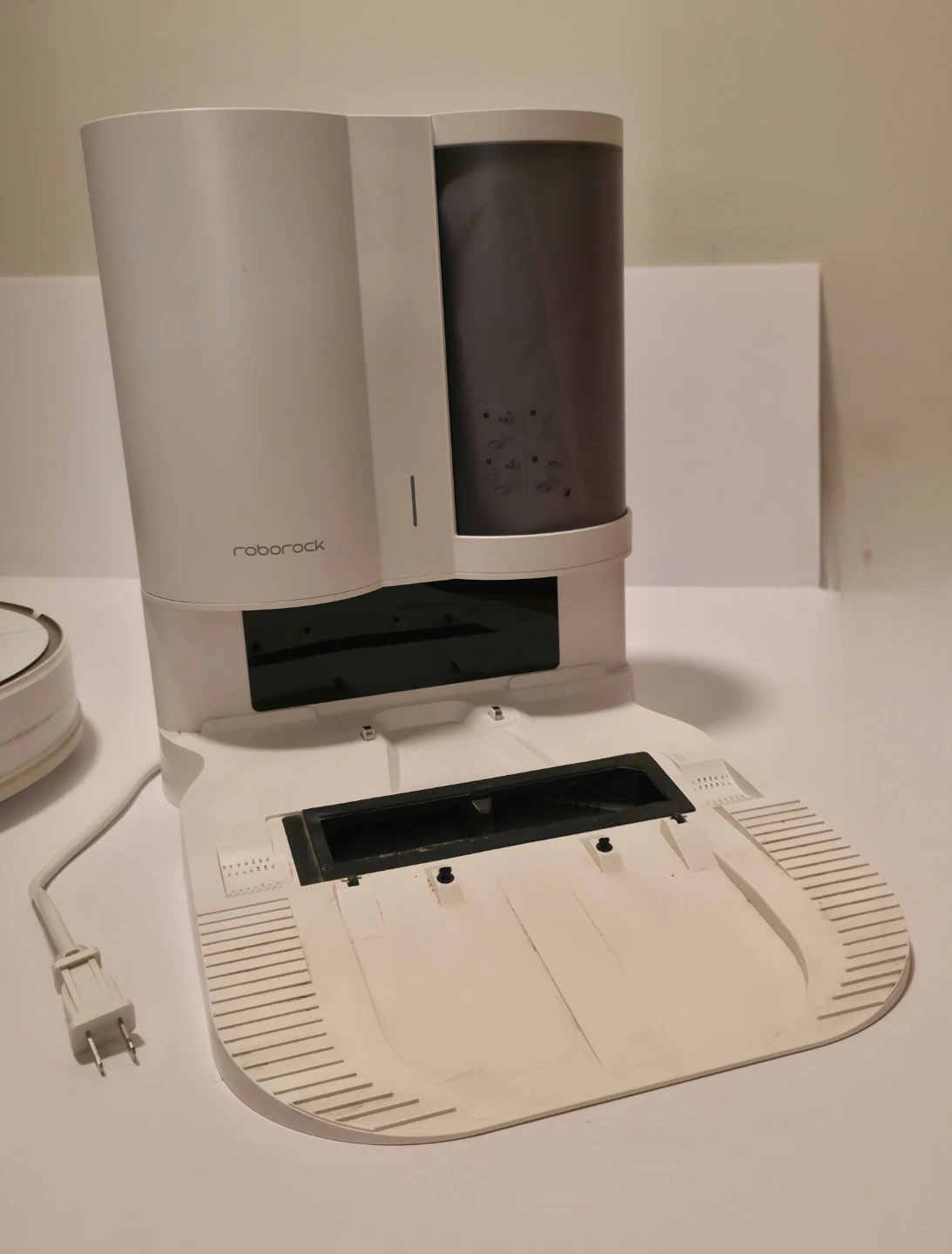 Roborock S7 Plus Robot Vacuum and Docking Station - photo 2