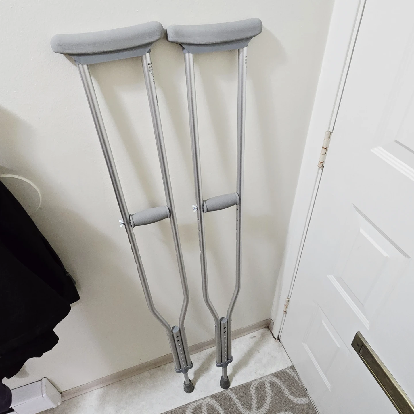 Guardian Adjustable Crutches MDSV80534