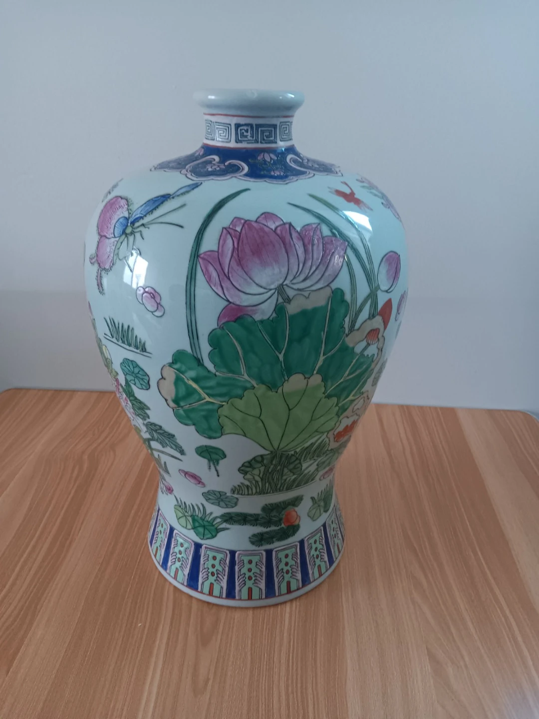 Vintage Chinese Famille Rose Porcelain Baluster Vase