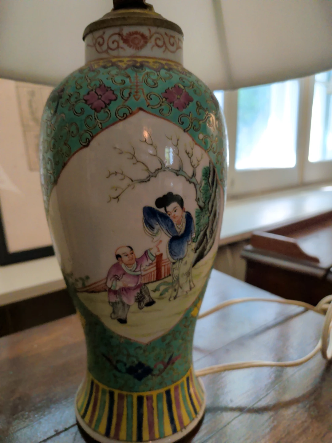 Decorative Ceramic Table Lamp with Asian Motif - photo 3
