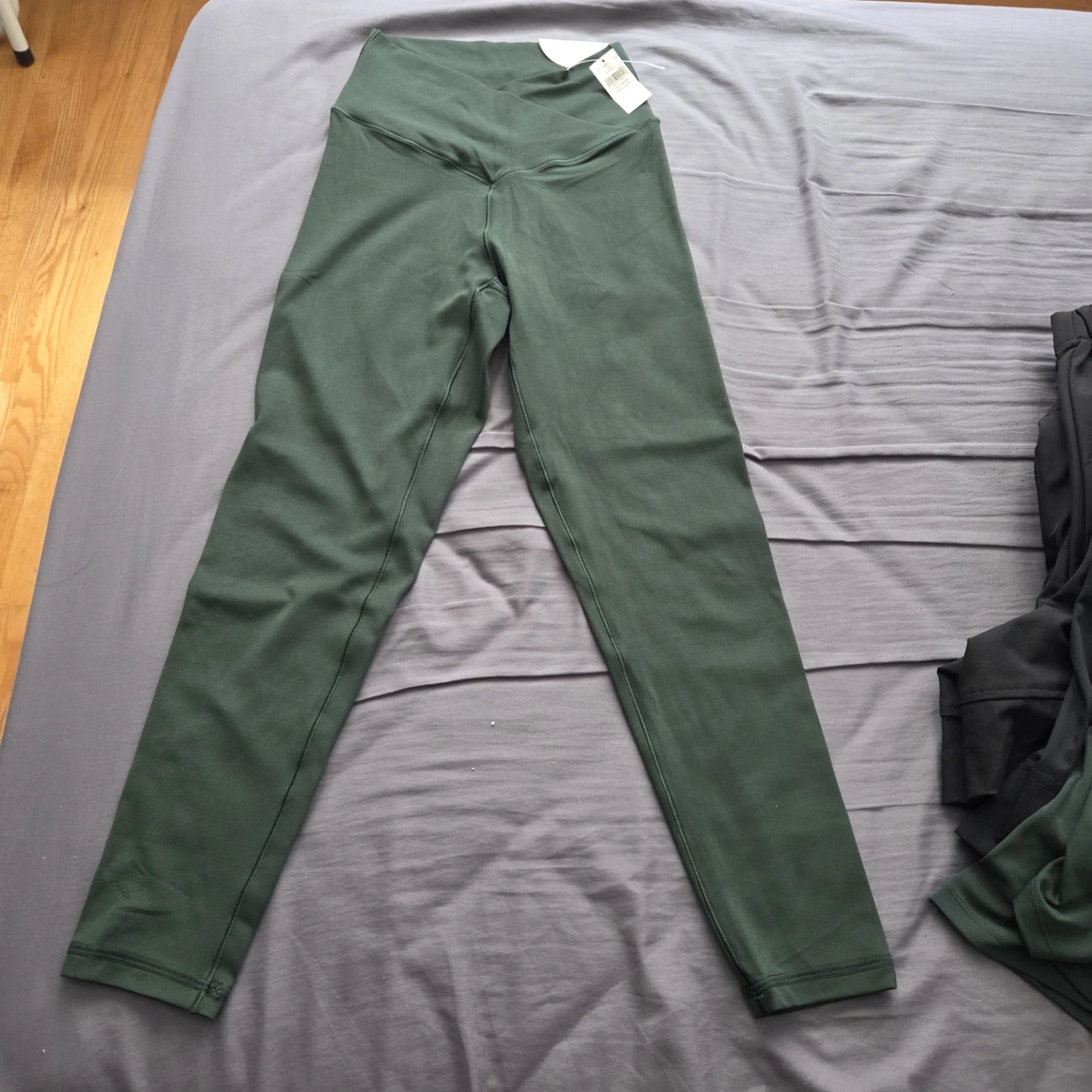 BNWT Offline by Aerie Green Leggings