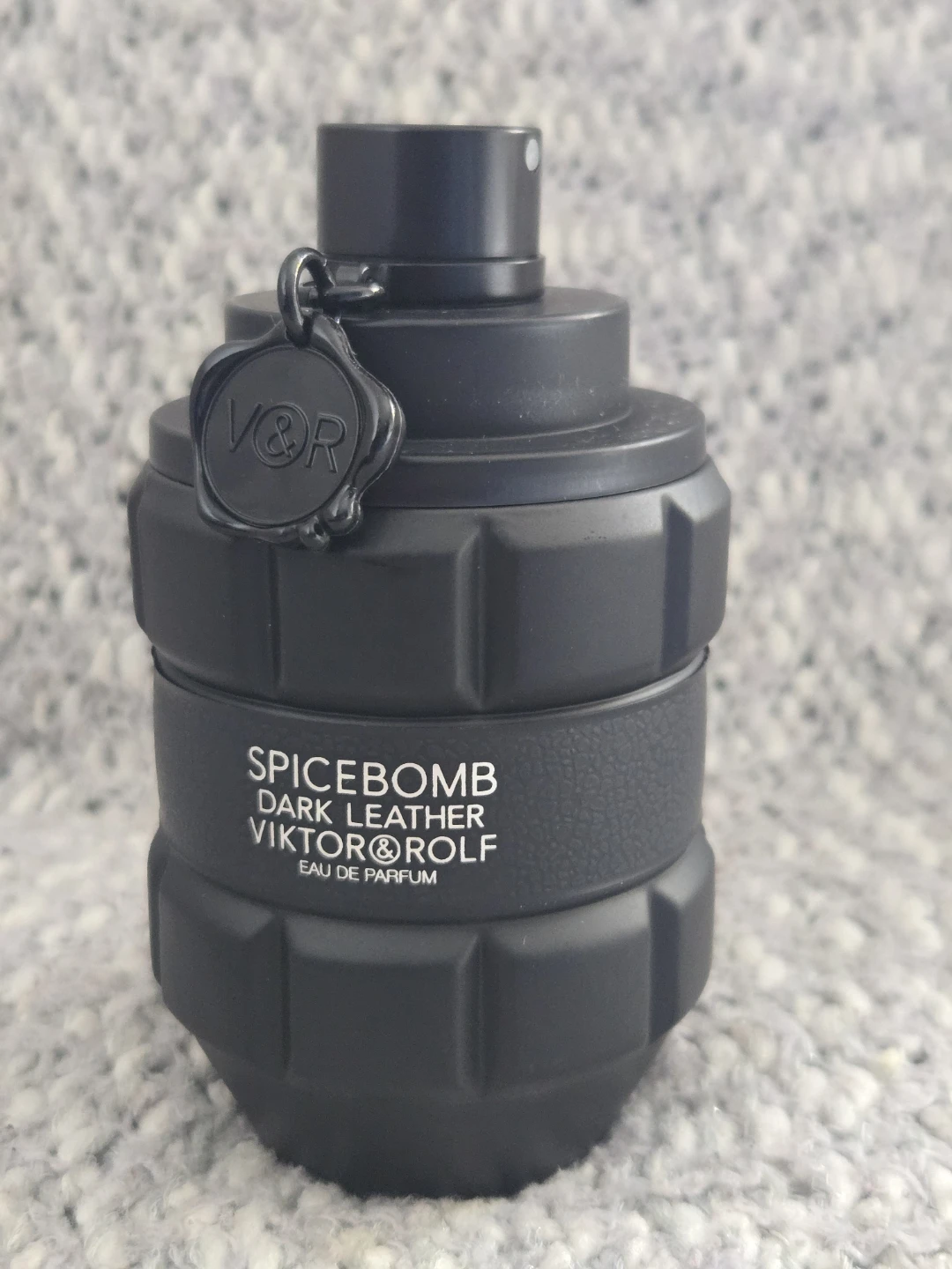 Viktor & Rolf Spicebomb Dark Leather Eau de Parfum 3.04 FL. OZ.