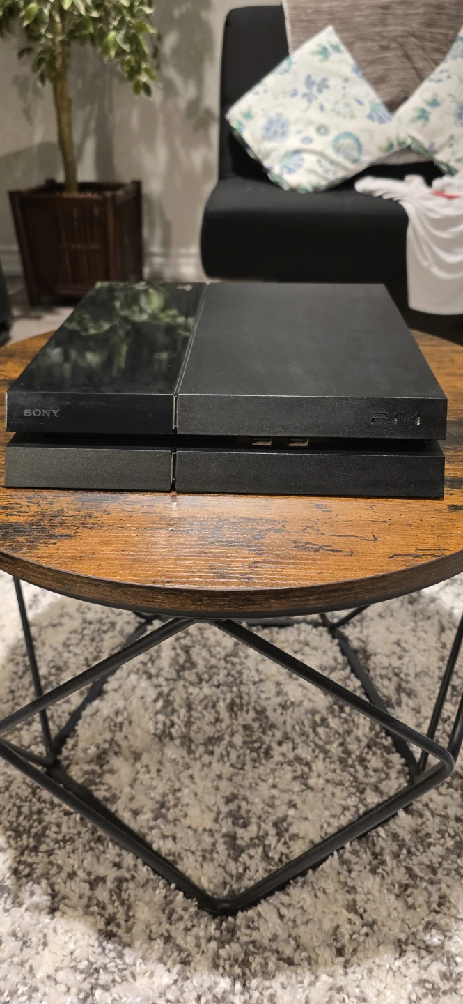 Sony PlayStation 4 (PS4) Original Console Bundle with 3 Games - photo 2