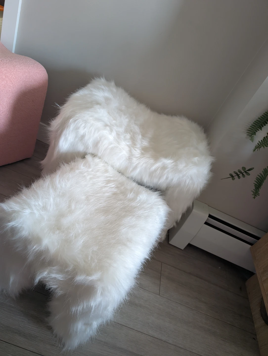 White Faux Fur U-Shaped Stool / Ottoman - photo 2