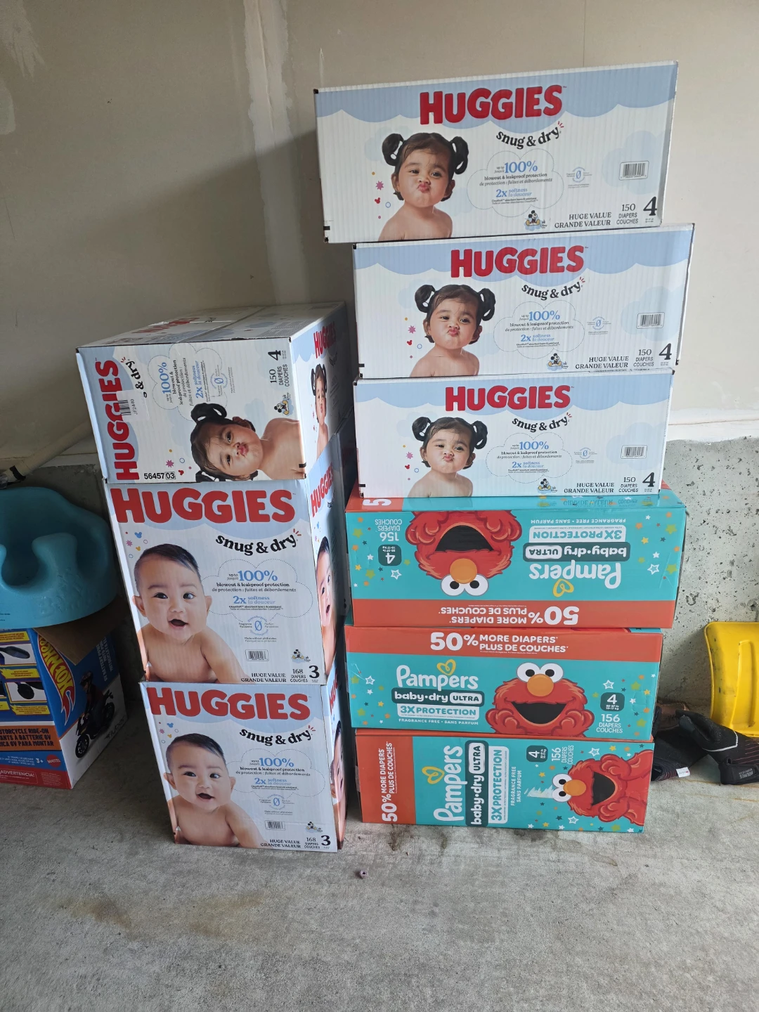 Huggies & Pampers Diapers - size 3 and size4 - photo 2