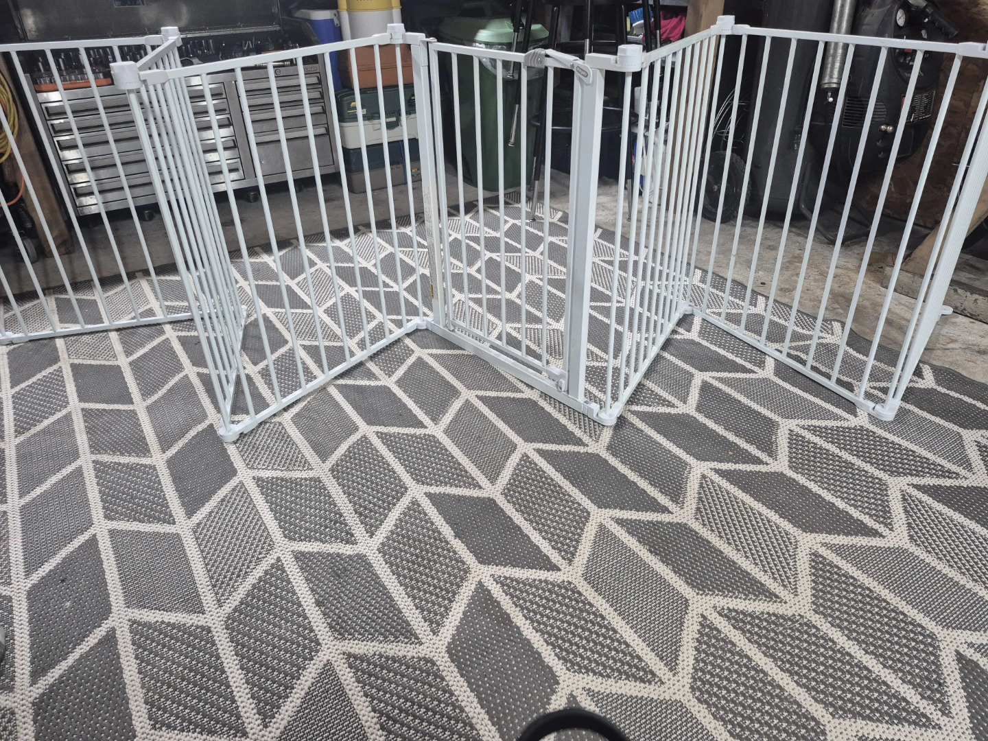White Metal Baby Gate / Pet Playpen