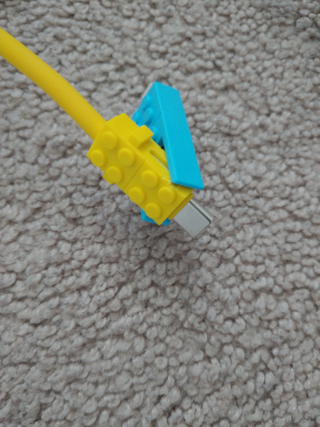 Lego team the USB 3.1 lightning or USB c convertible - photo 3