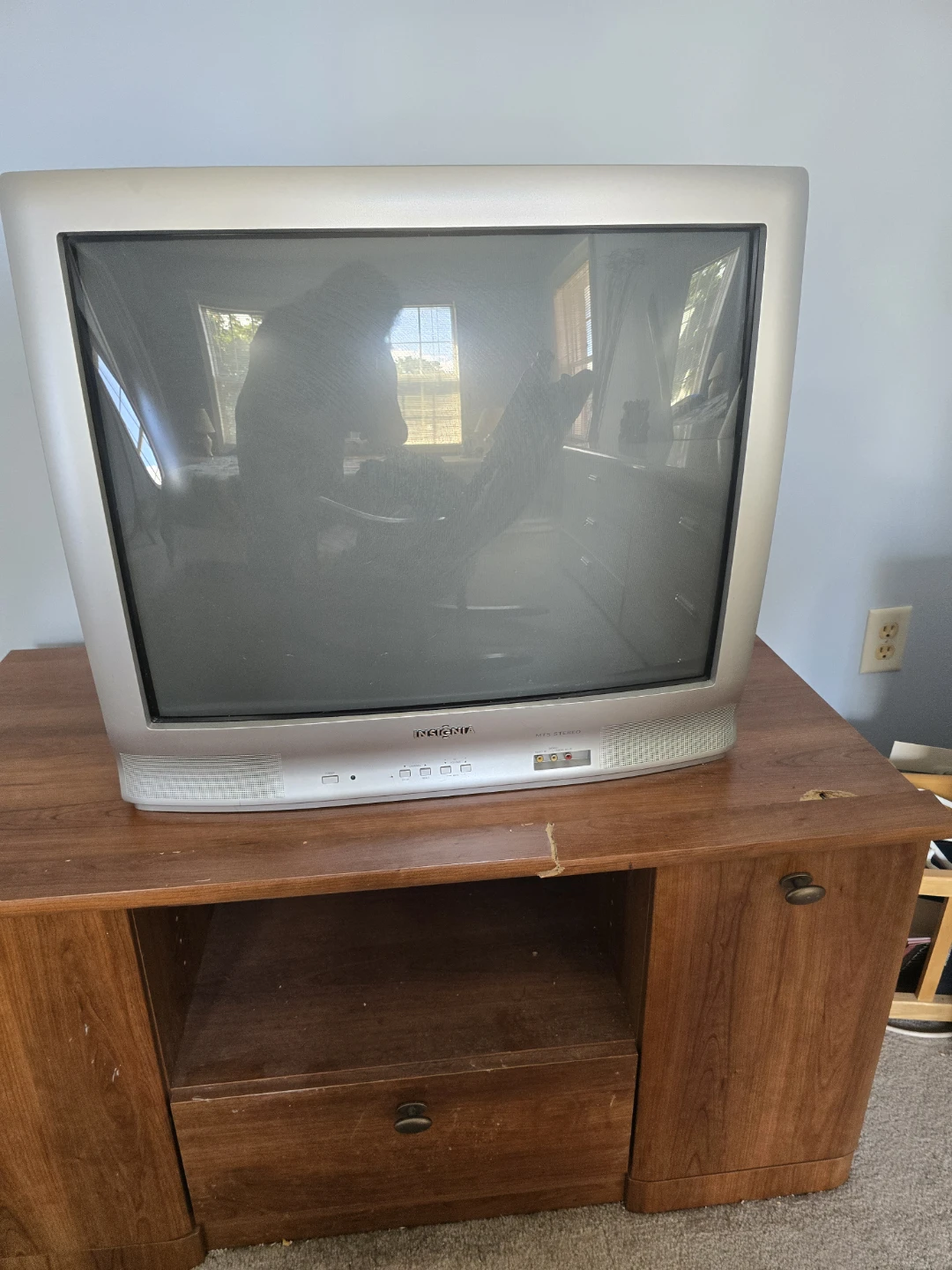 Insignia CRT TV