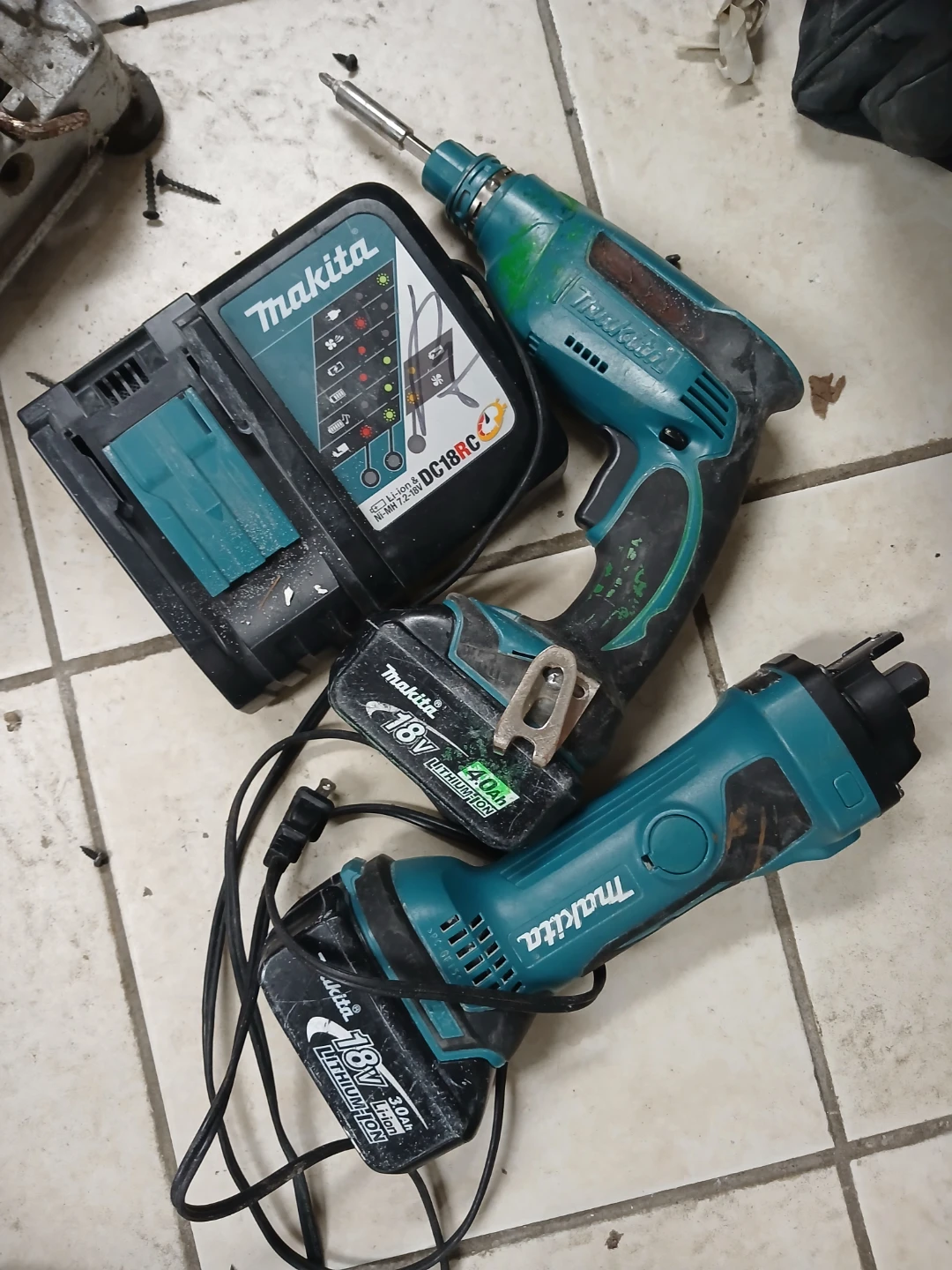 Makita Cordless Drill & Rotary Tool Combo with Charger