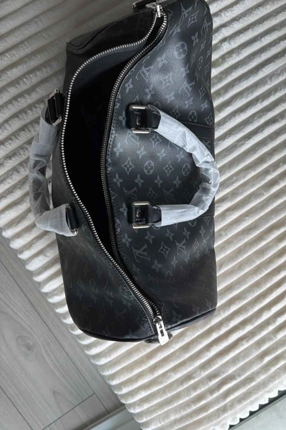 Louis Vuitton Keepall Duffel Bag - photo 3