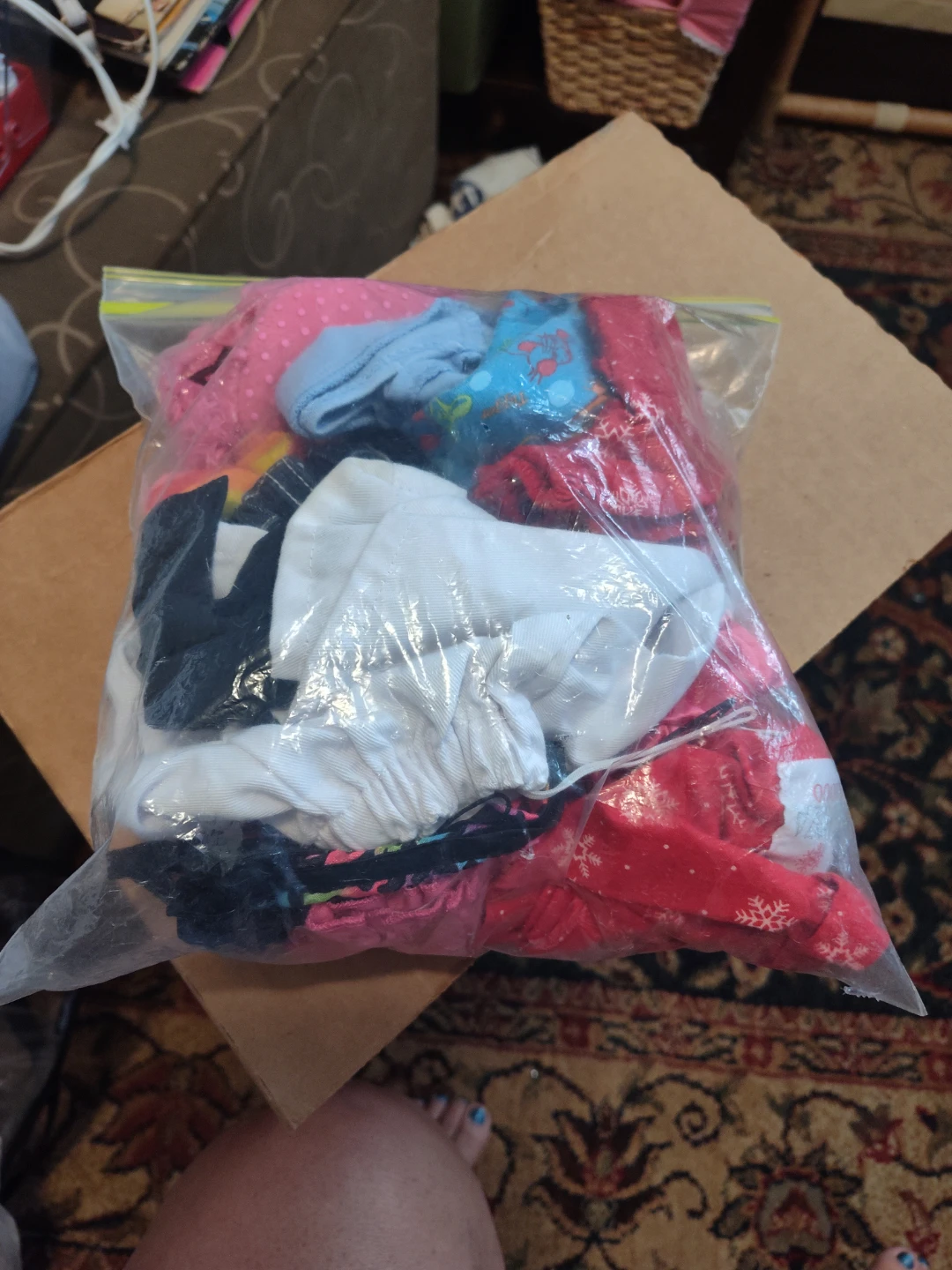 Bag Full Of Clothes (Bear) - photo 2
