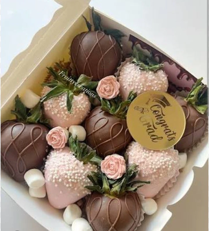 🍓🍫 CHOCOLATE-COVERED STRAWBERRIES! 🍫🍓