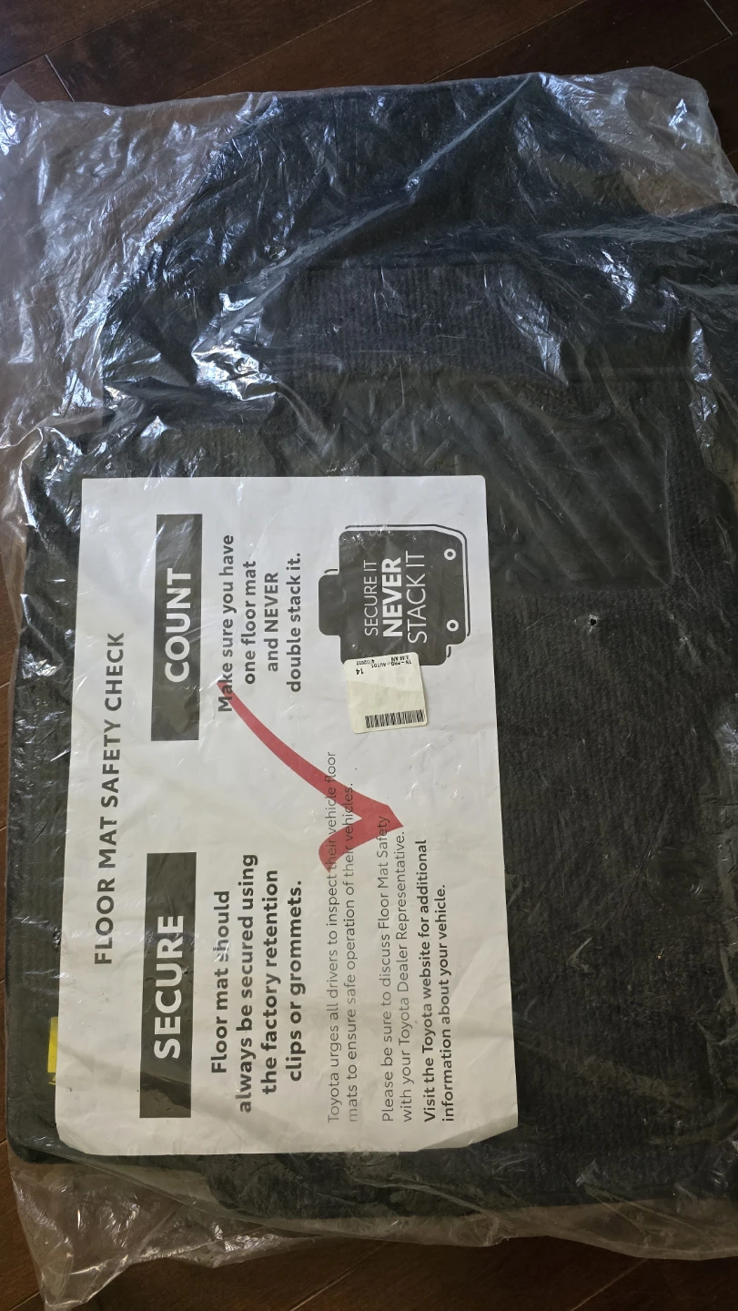 Toyota RAV4 Floor Mats (Set of 4) - photo 2