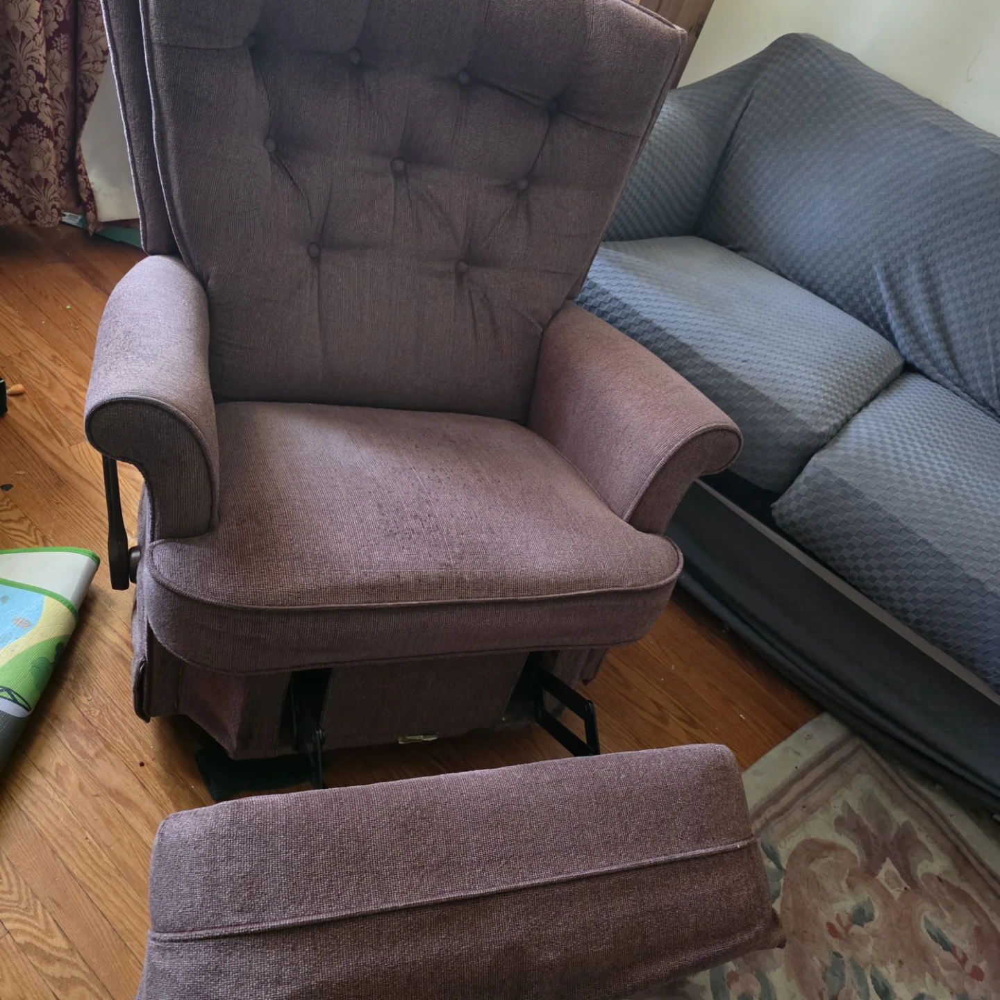 La-Z-Boy recliner and rocker - photo 2