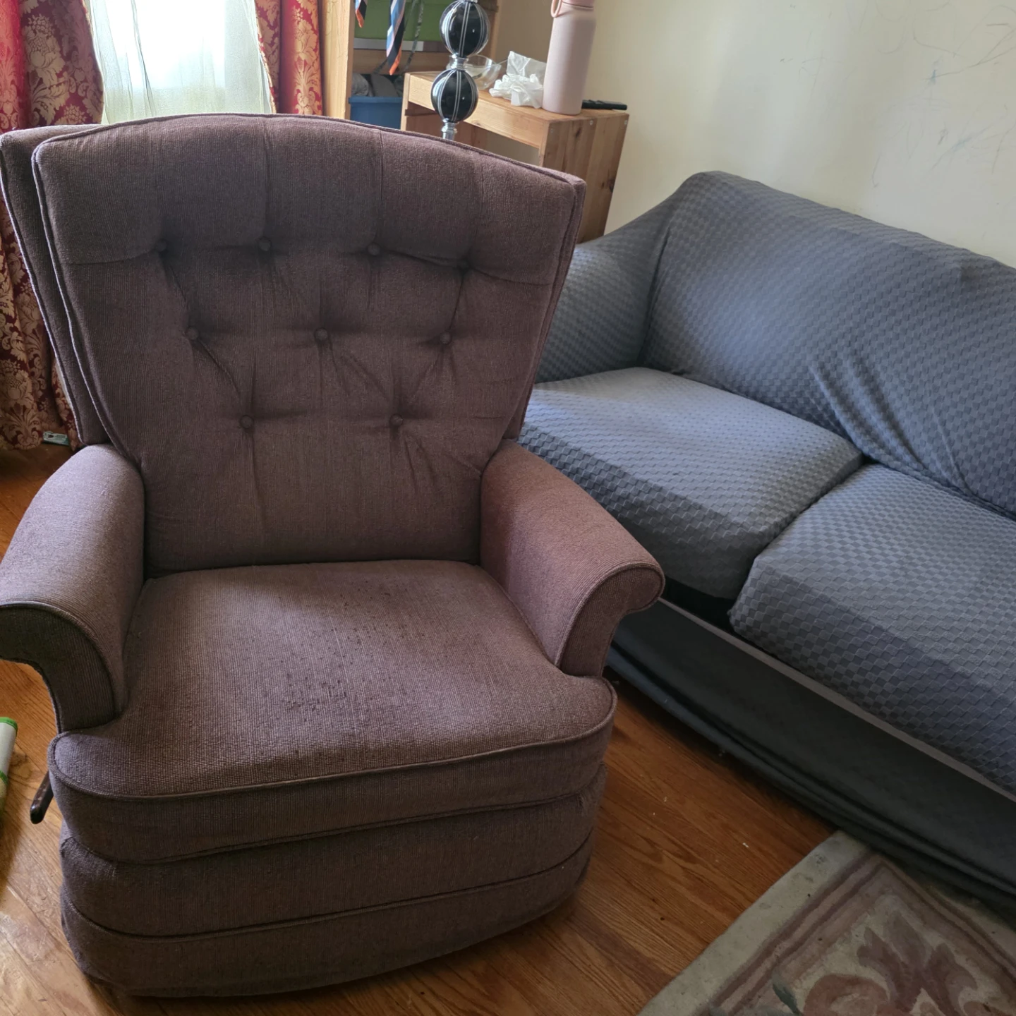 La-Z-Boy recliner and rocker - photo 3