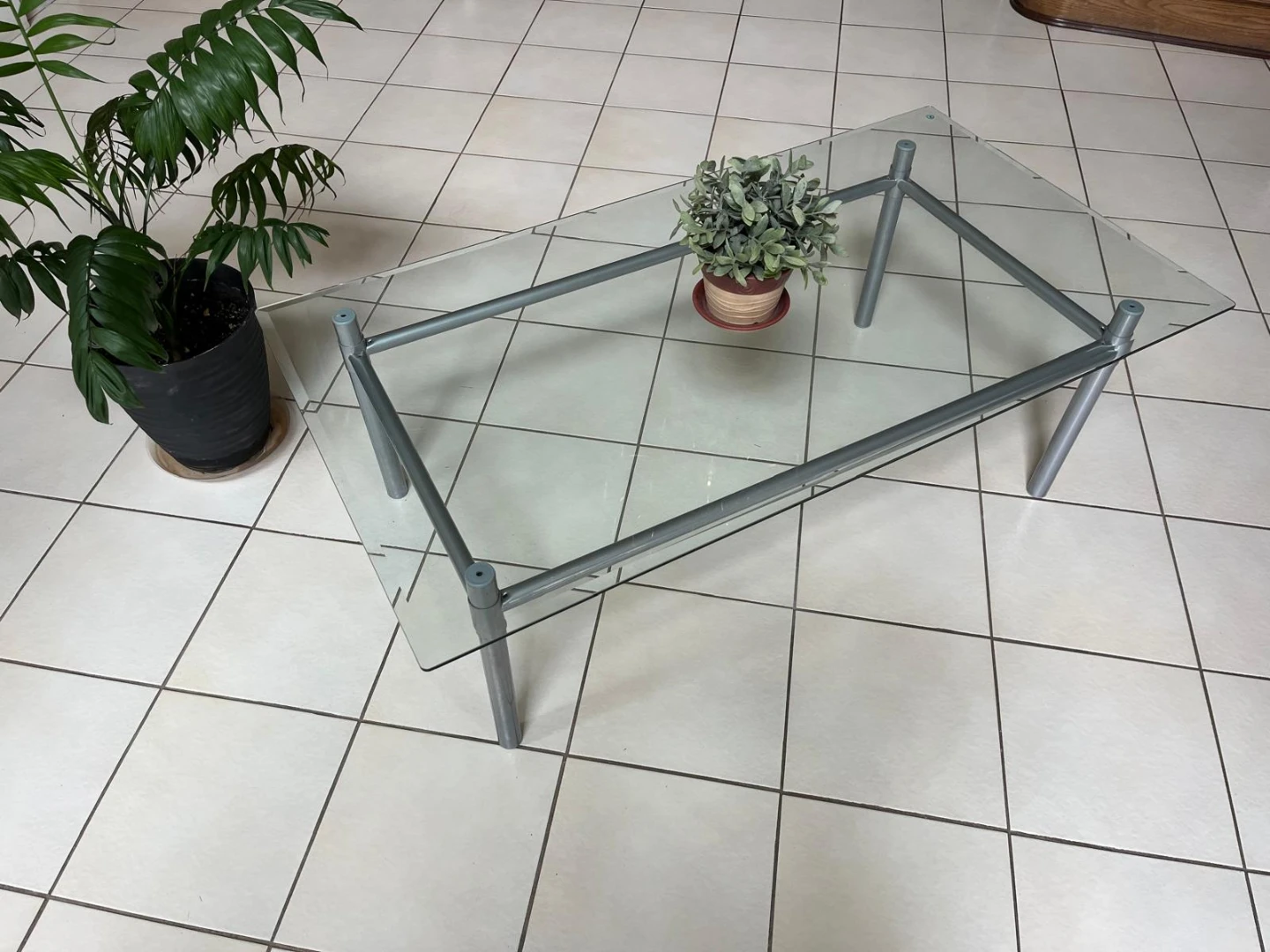 Glass top coffee table with metal frame - photo 2