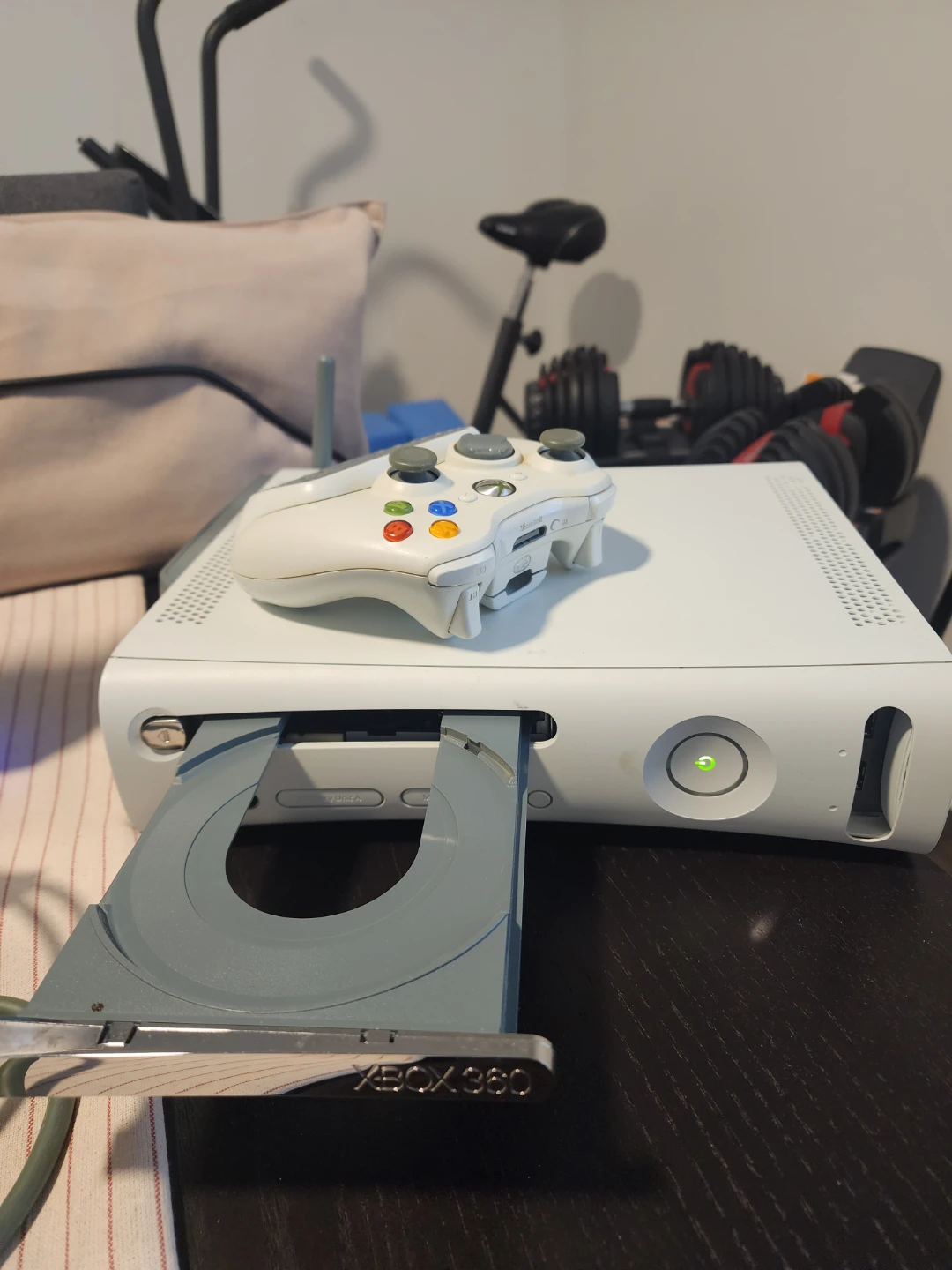Xbox 360 Go Pro Console with Controller and Remote