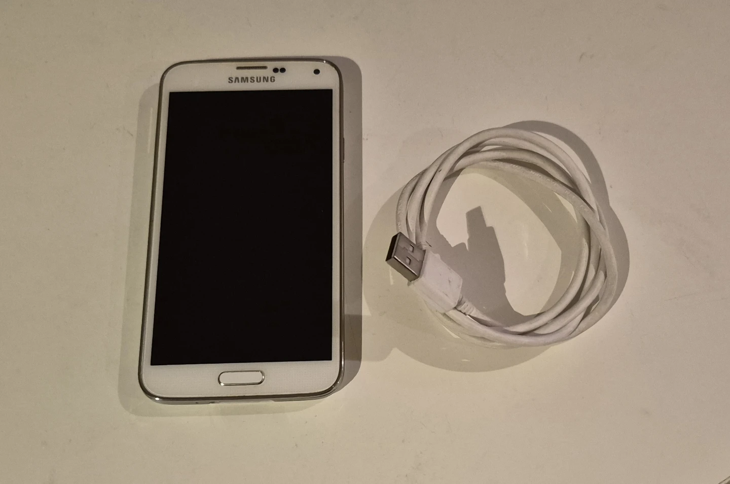 Samsung Galaxy S5 Phone - 32 GB