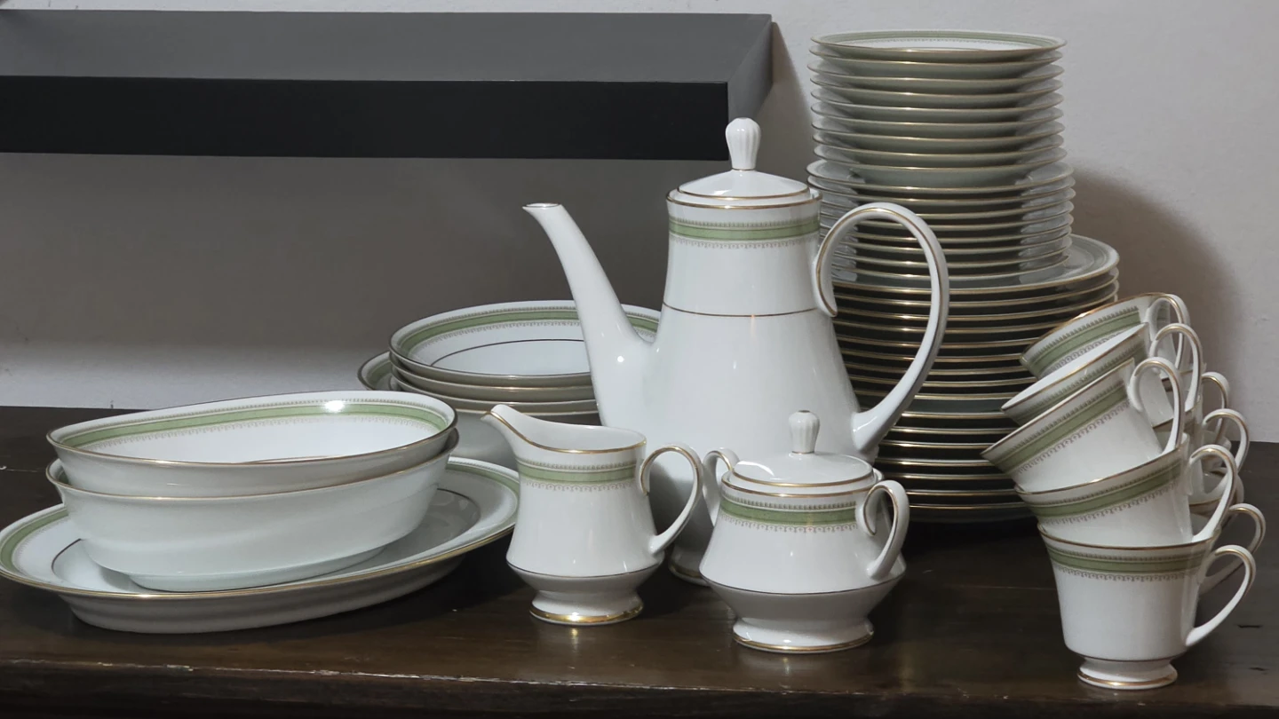 54 pcs. Vintage Noritake FIne China Tisdale 2893