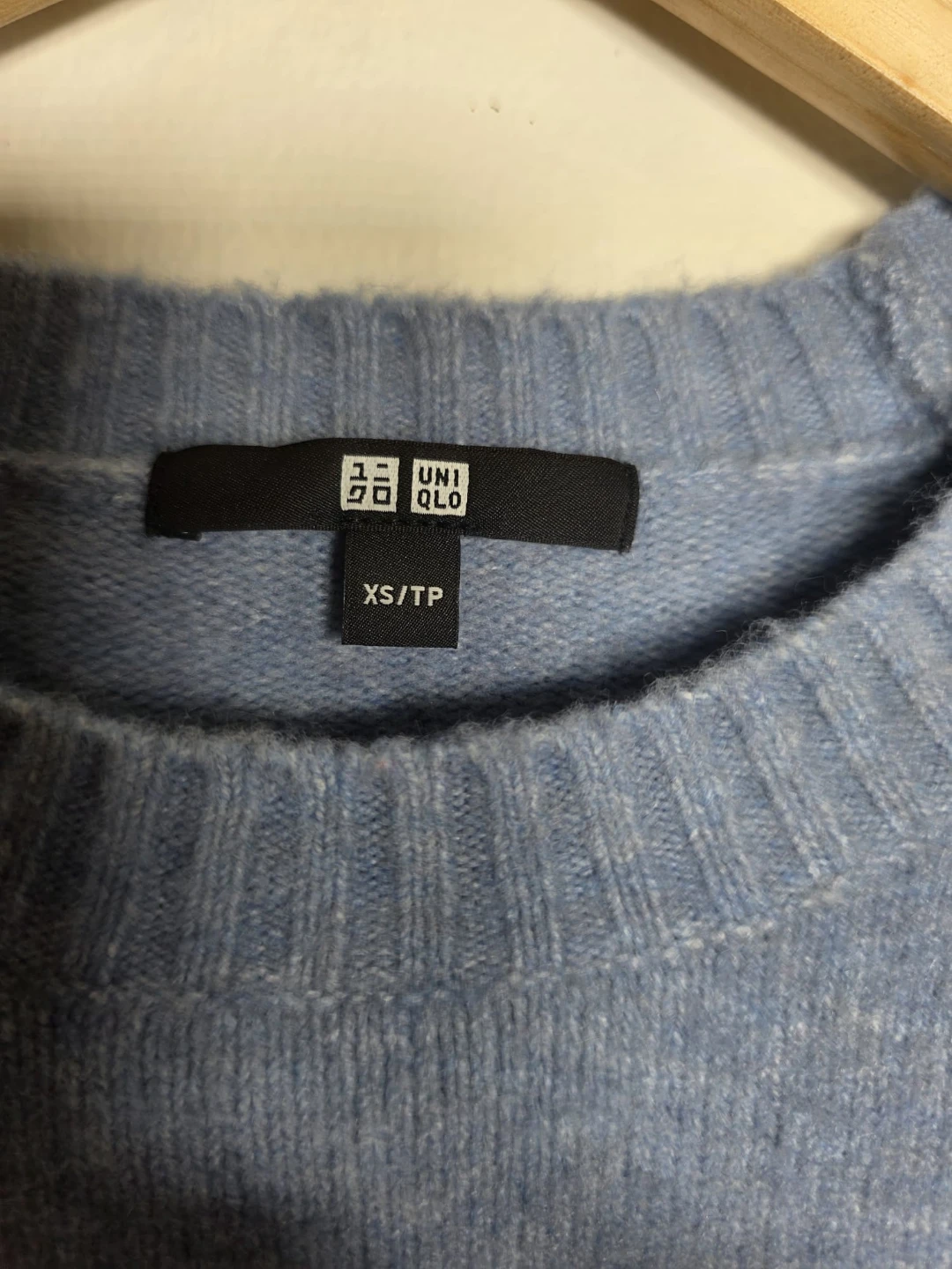 UNIQLO Blue Crew Neck Sweater - photo 3