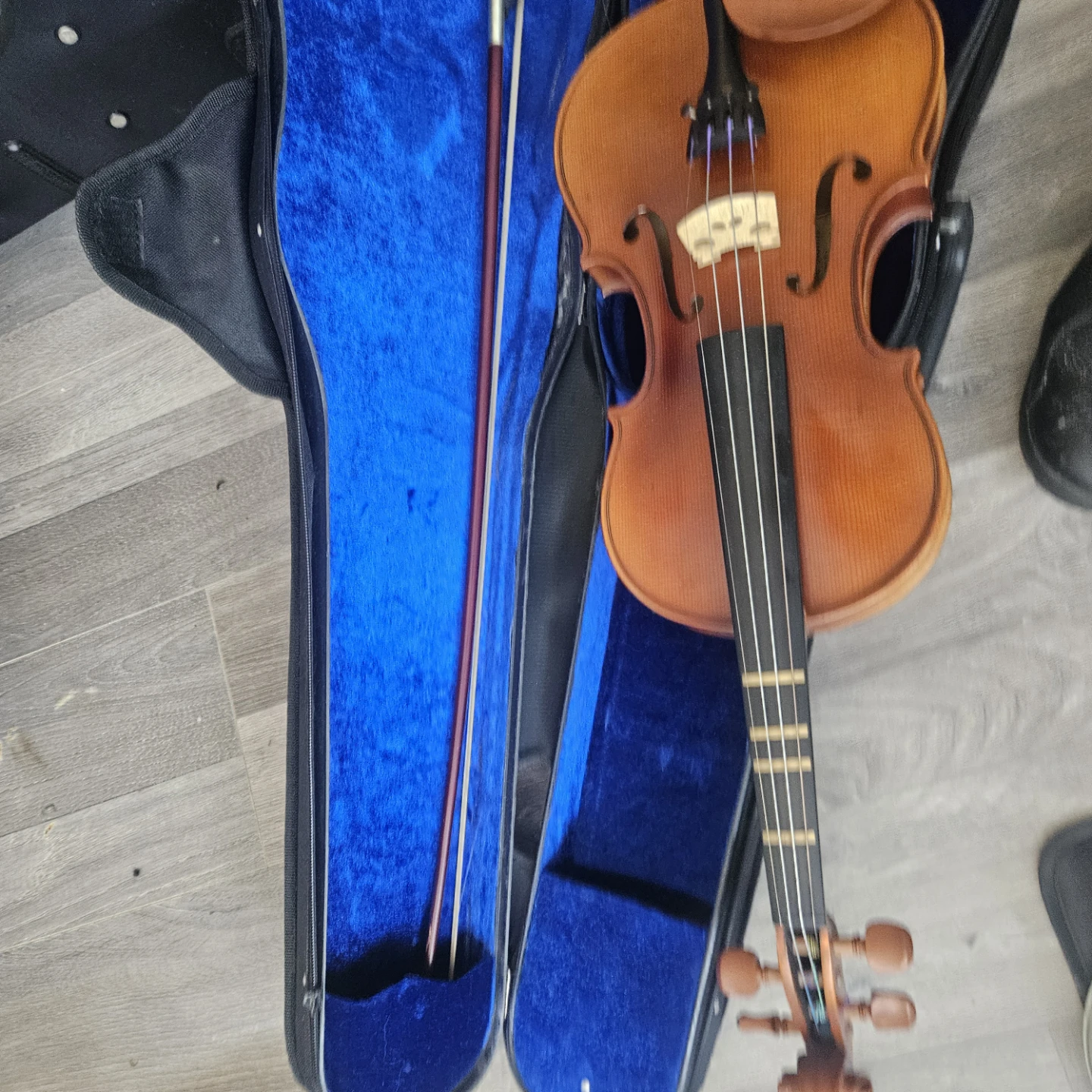 Vintage Violins 4/4 Violin with Case and Bow