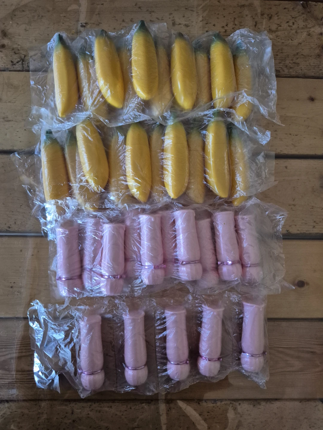 Banana Shaped Pill Case & Pink Lipstick Holder Set - photo 4