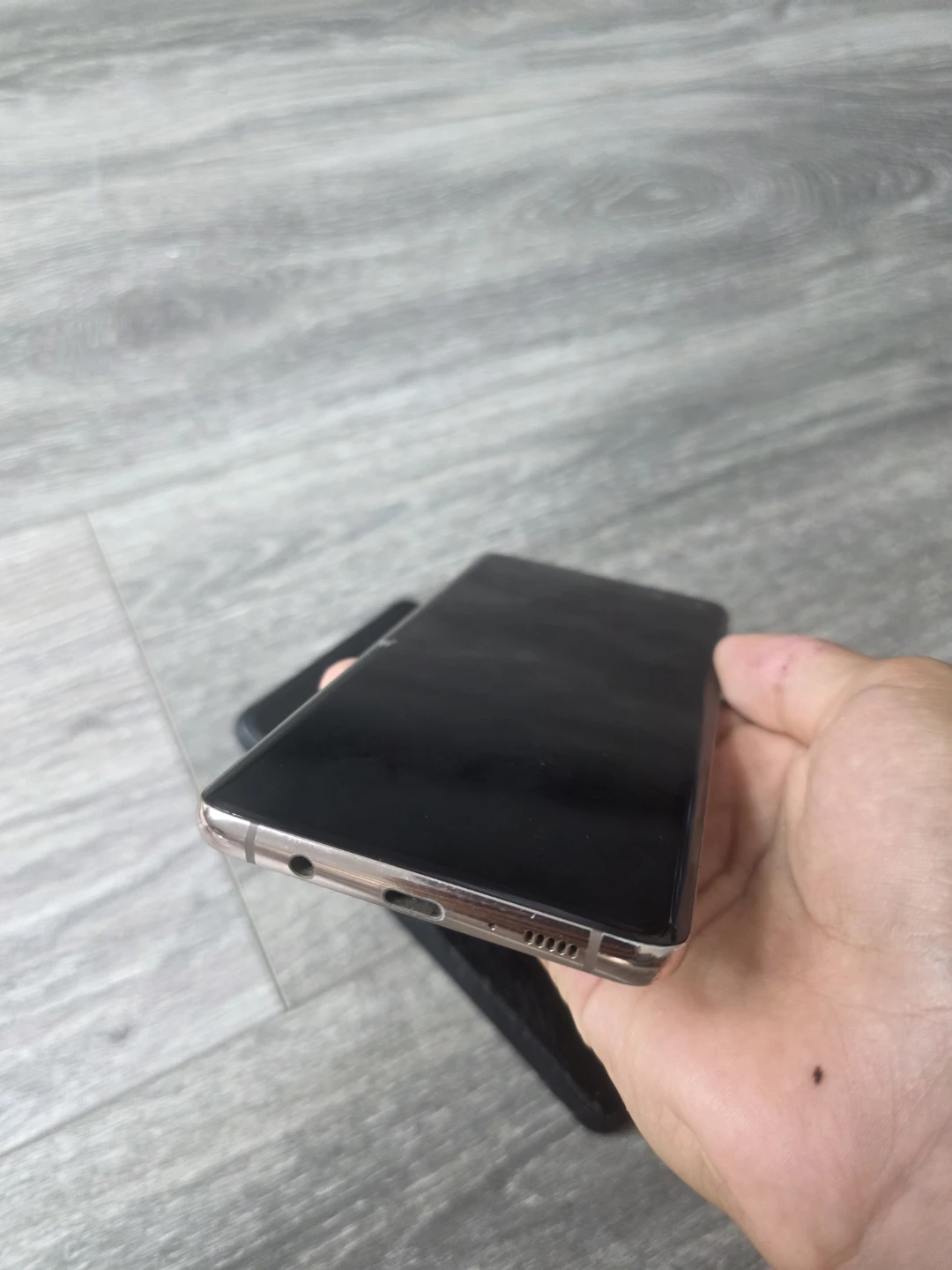 Samsung s10 5g with case under 150$ - photo 5