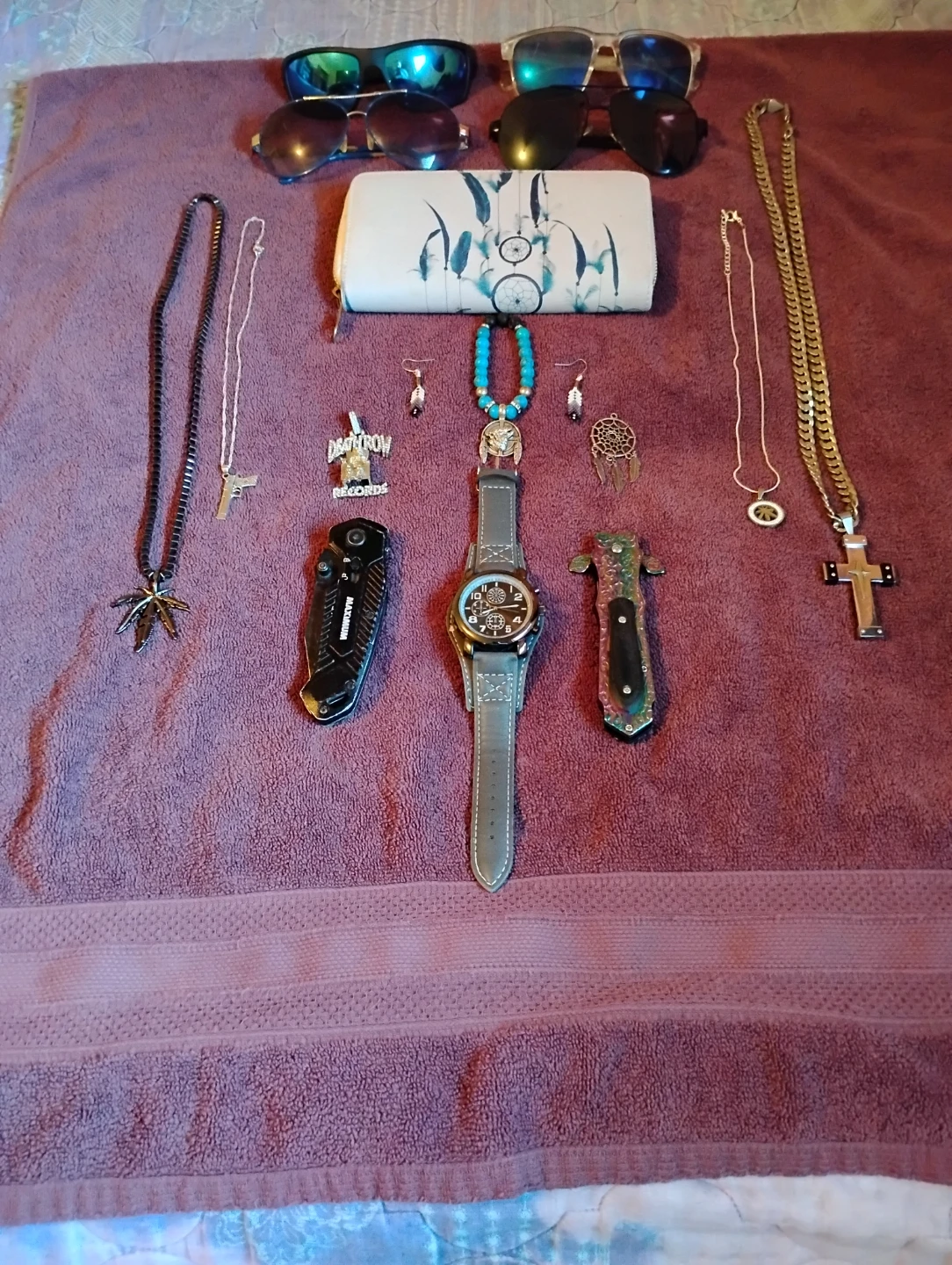 Necklaces bracelets woman's wallet sunglasses blade knife watch - photo 4