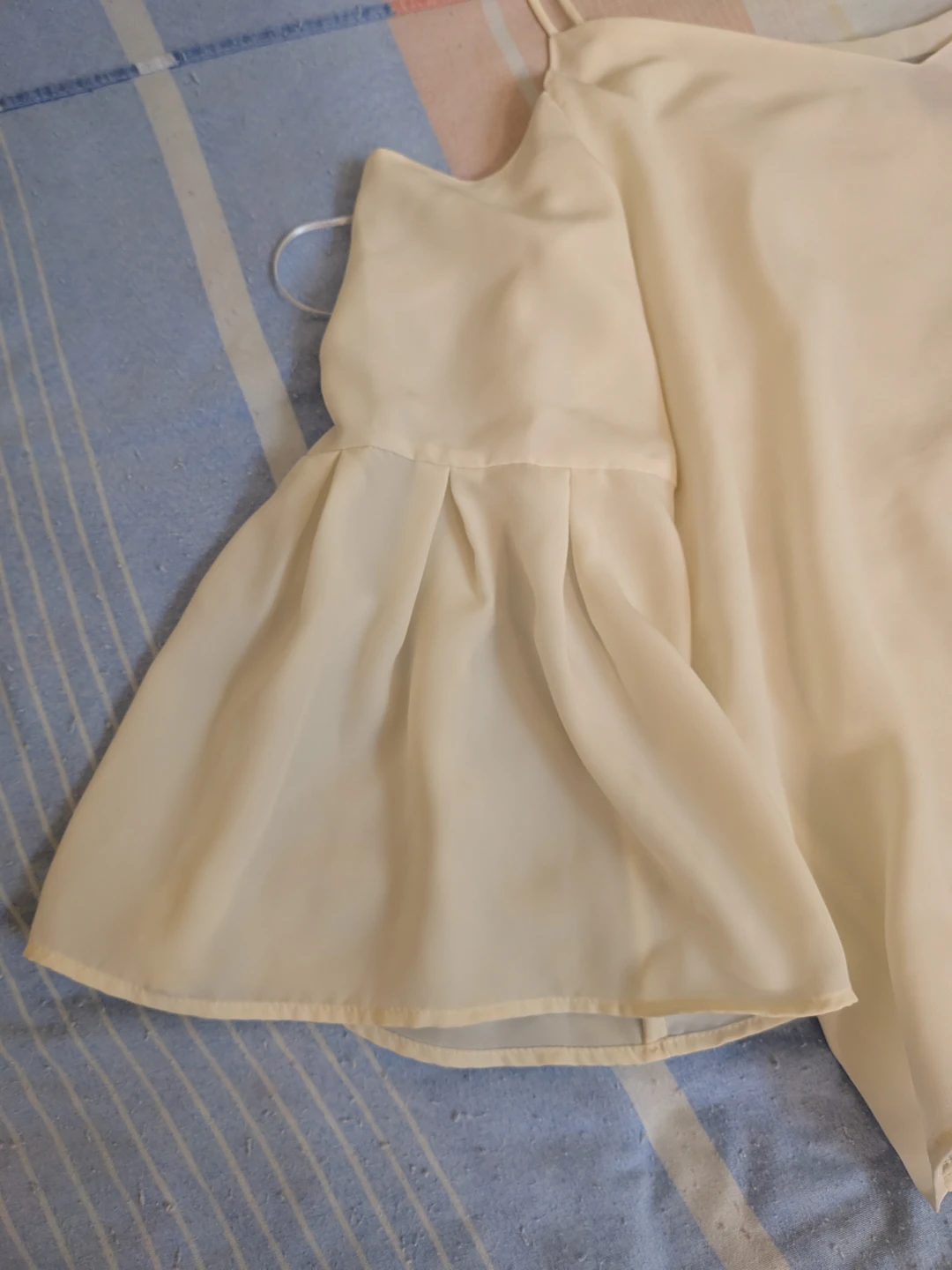 H&M Cream Cold Shoulder Bell Sleeve Top - photo 2