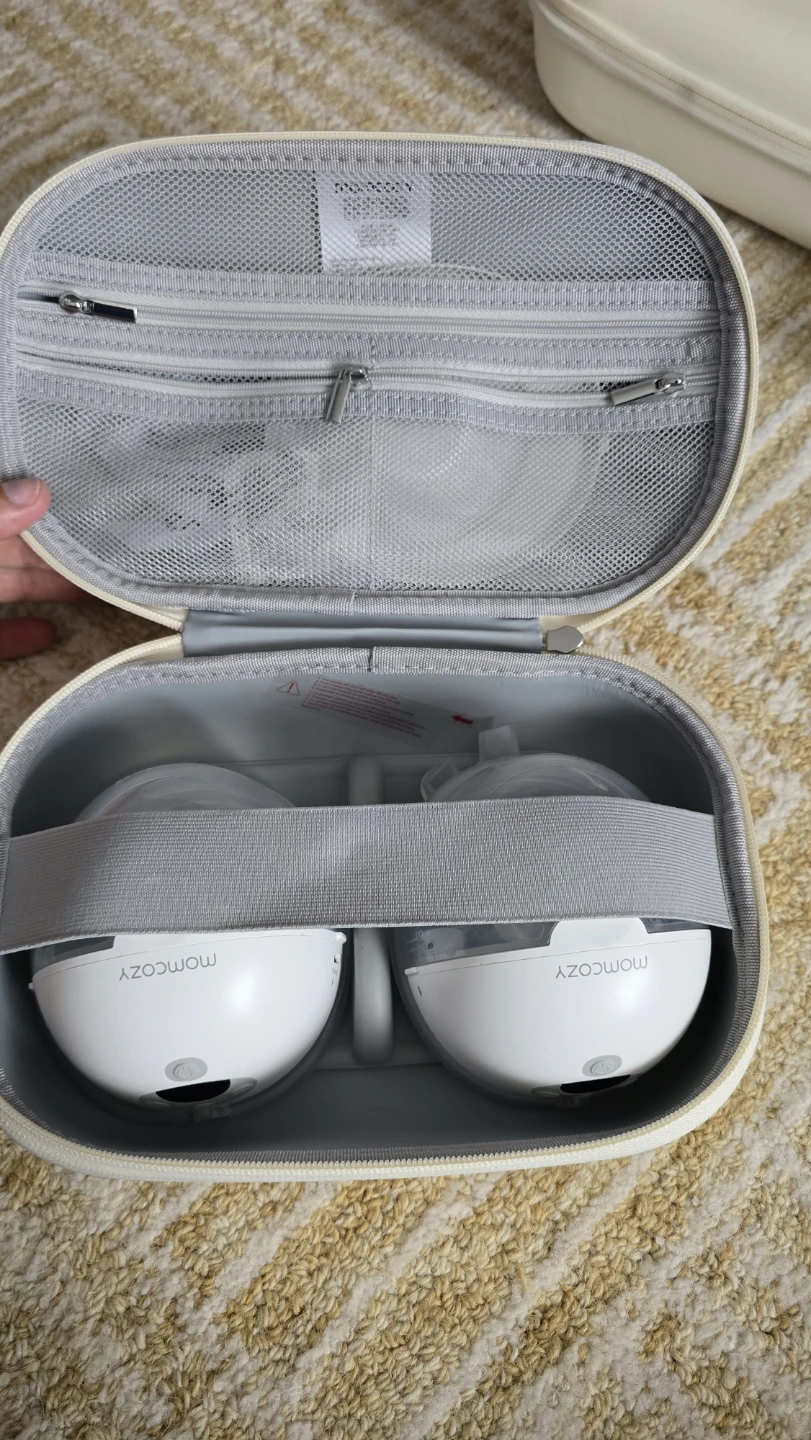 Momcozy Wearable Breast Pump with Case