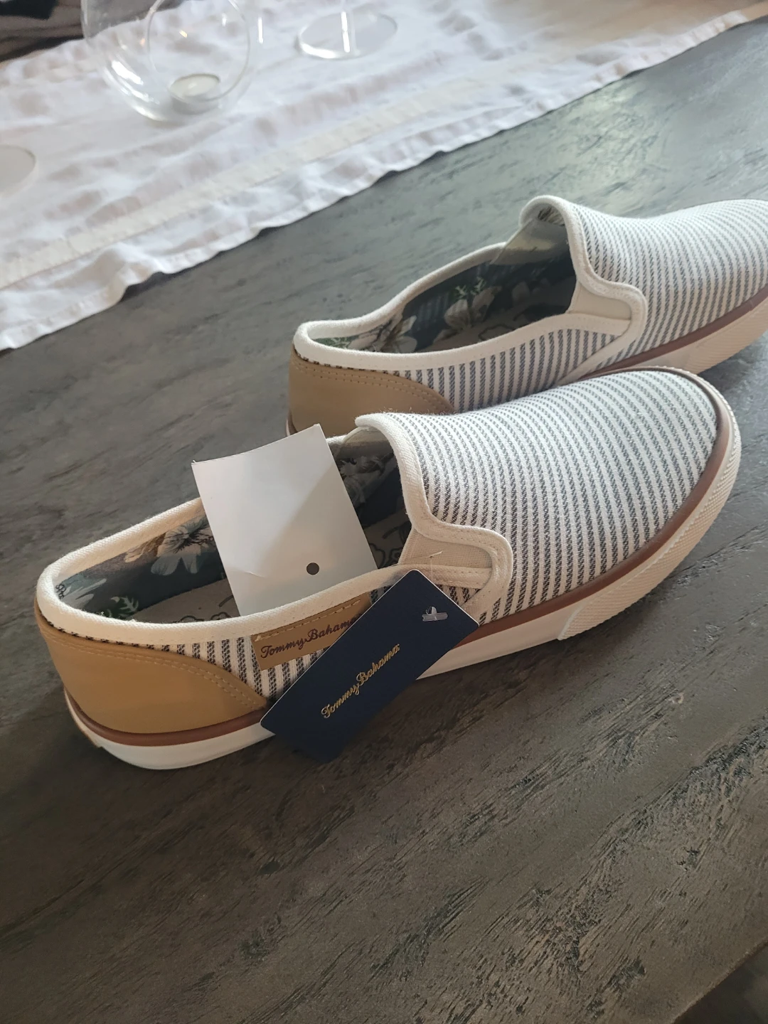 Tommy Bahama Striped Slip-On Shoes Size 8 - photo 3