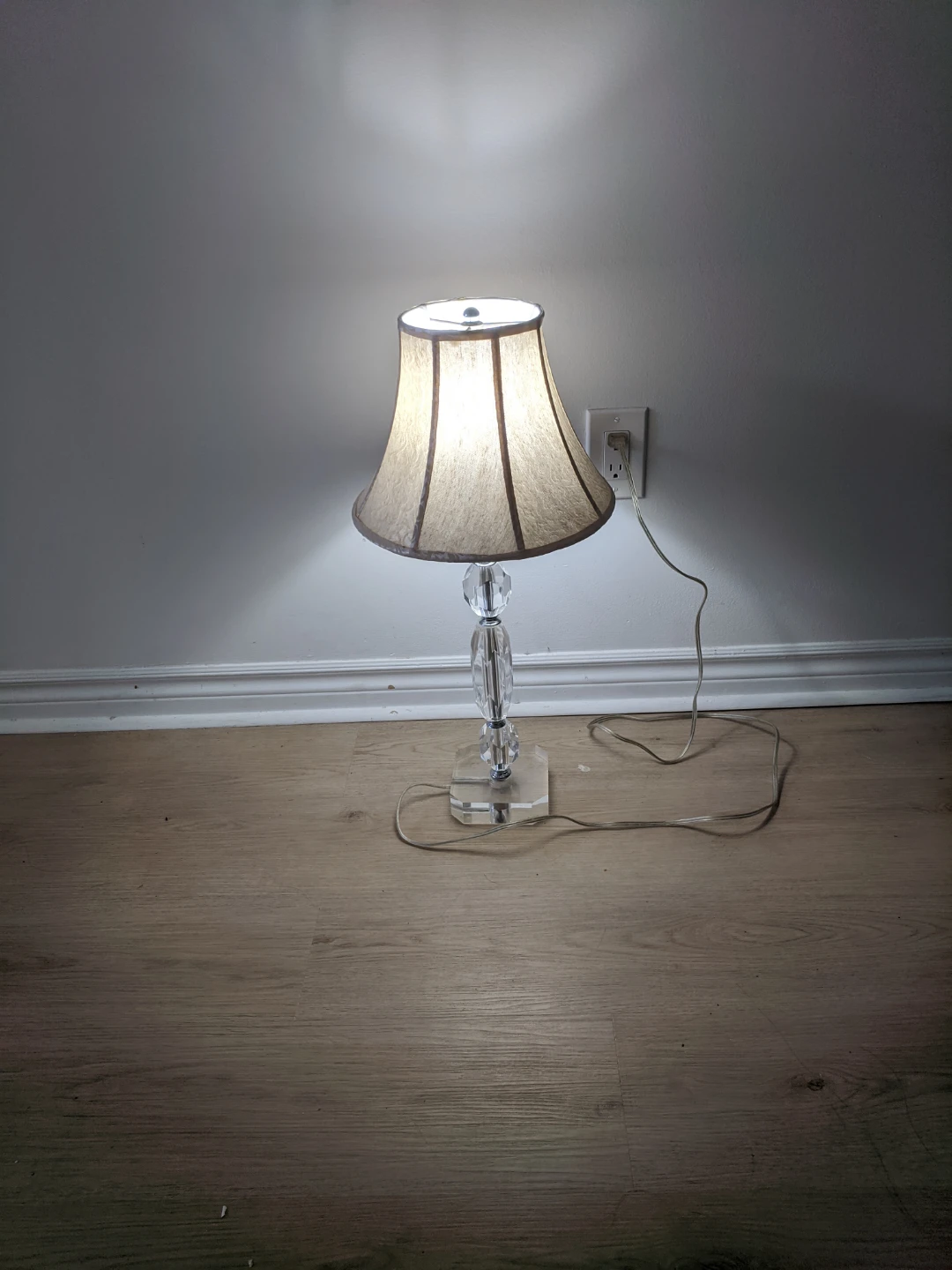 Table Lamp with Crystal Accents