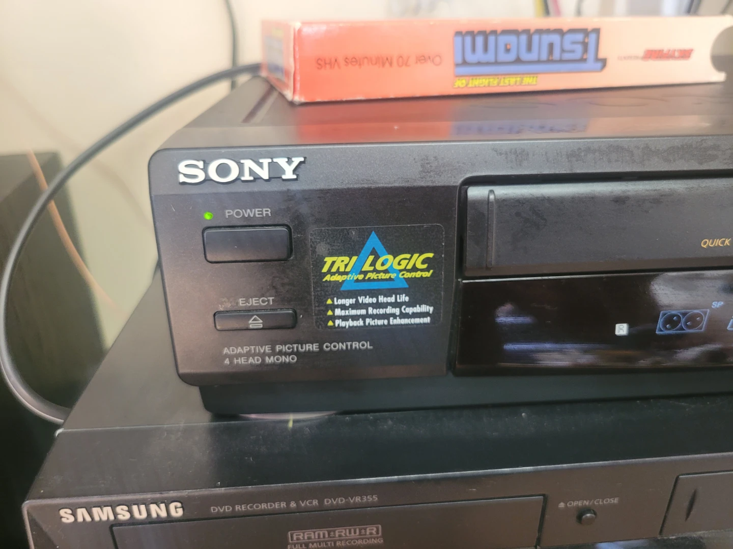 Sony SLV-478 Video Cassette Recorder - photo 3