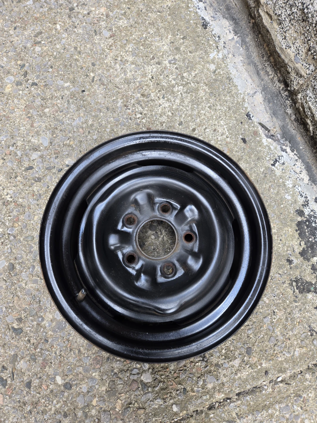 Kelsey-Hayes Canada Steel Rim